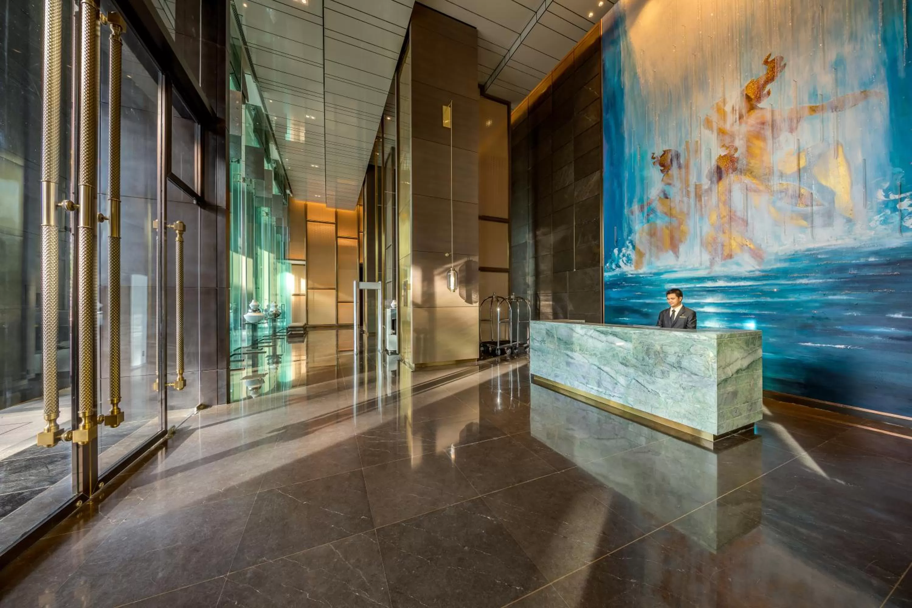 Facade/entrance in Pan Pacific Yangon