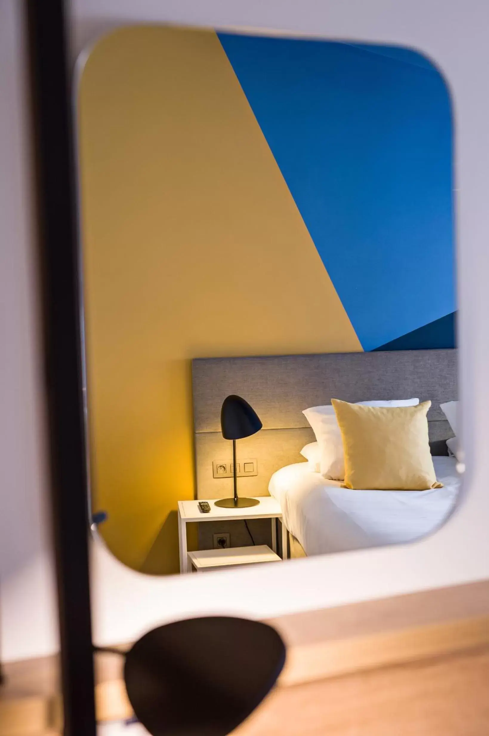 Bedroom in Golden Tulip Aix en Provence