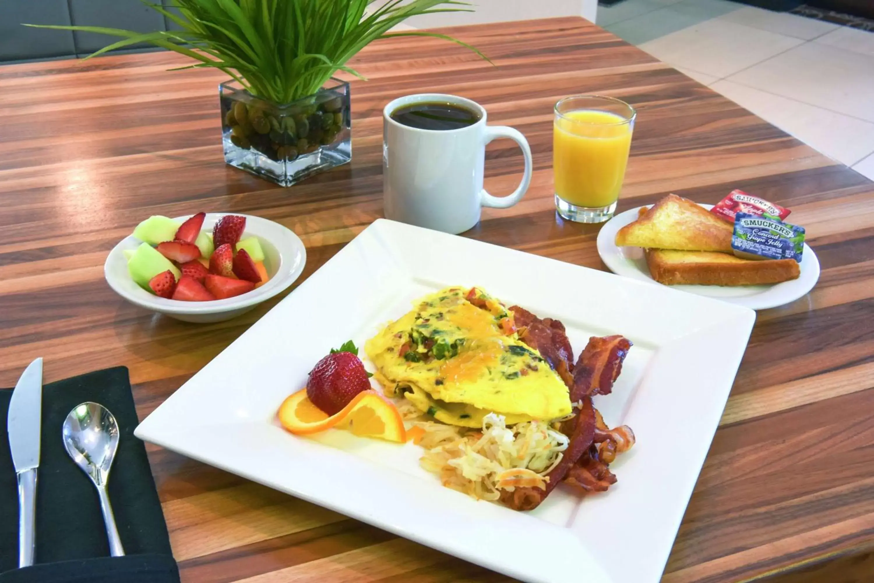 Breakfast in Embassy Suites by Hilton Raleigh Durham Airport Brier Creek