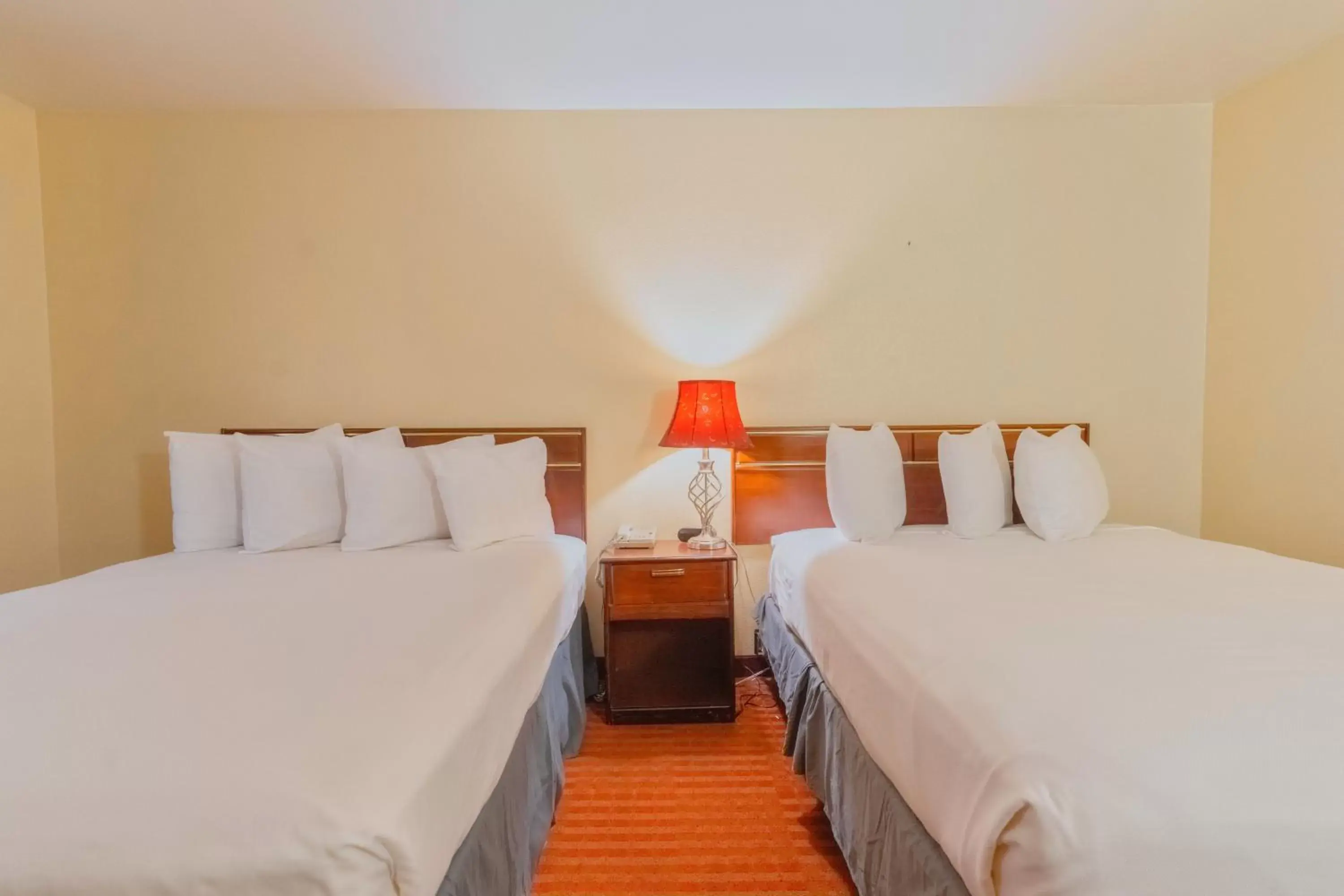 Bed in The Monarch Inn Bed in The Monarch Inn