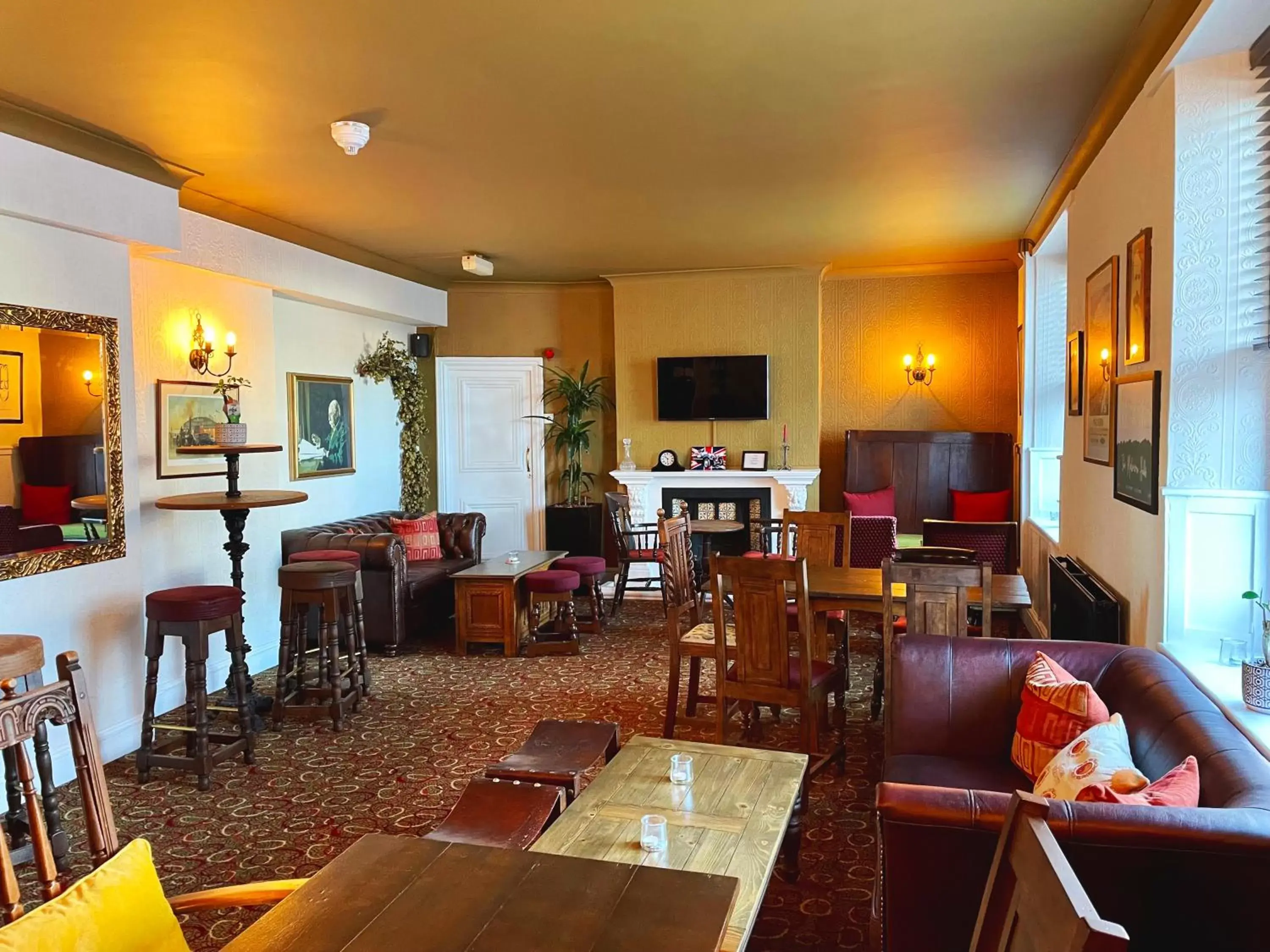 Lounge or bar, Restaurant/Places to Eat in Great Malvern Hotel