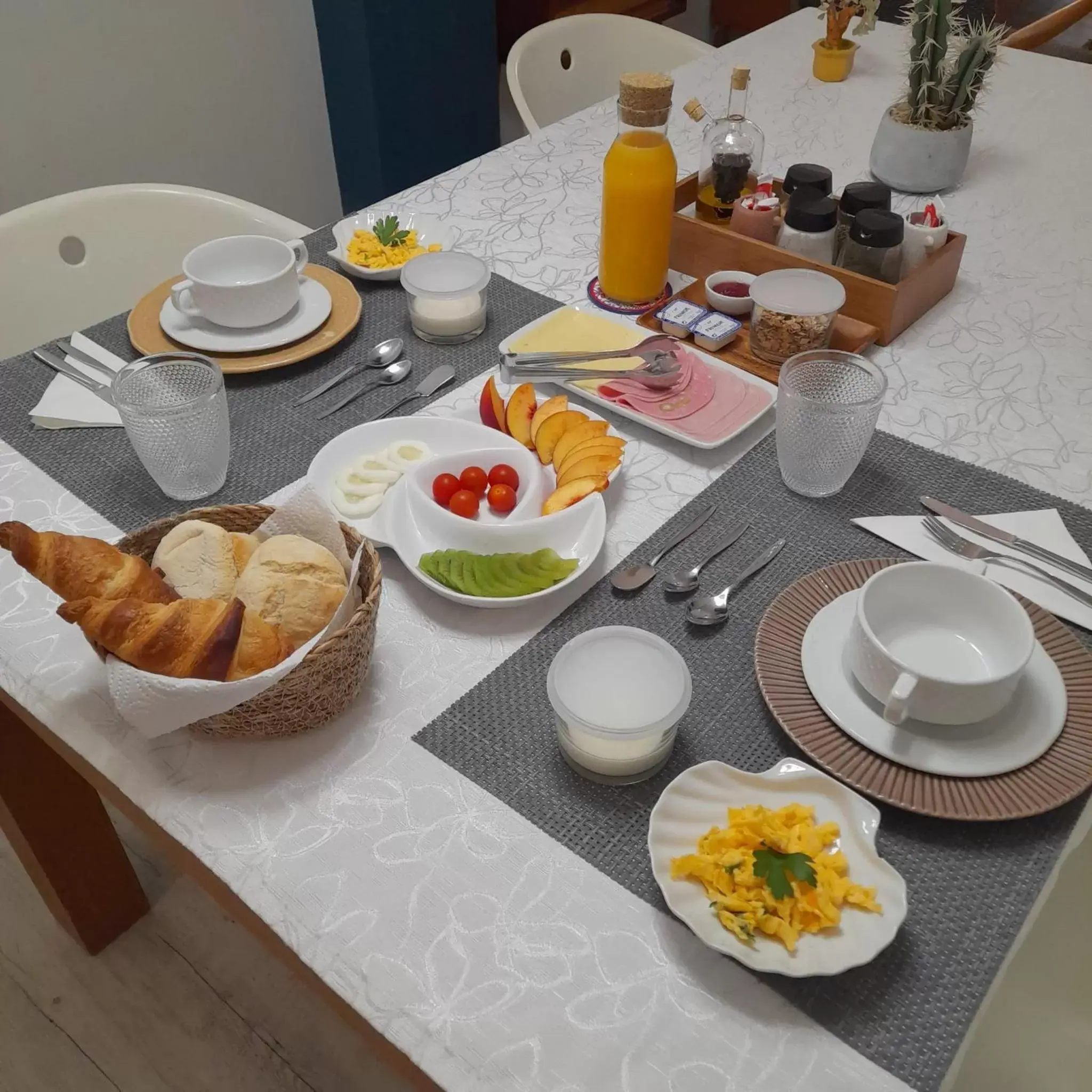 Breakfast in Maria da SÉ Historic House