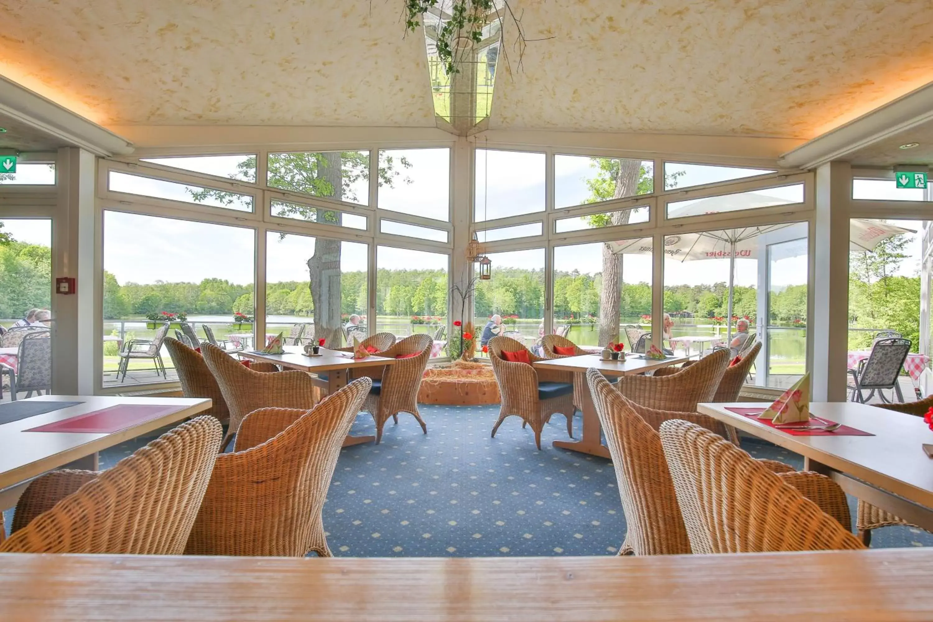 Restaurant/Places to Eat in Emsland Hotel Saller See