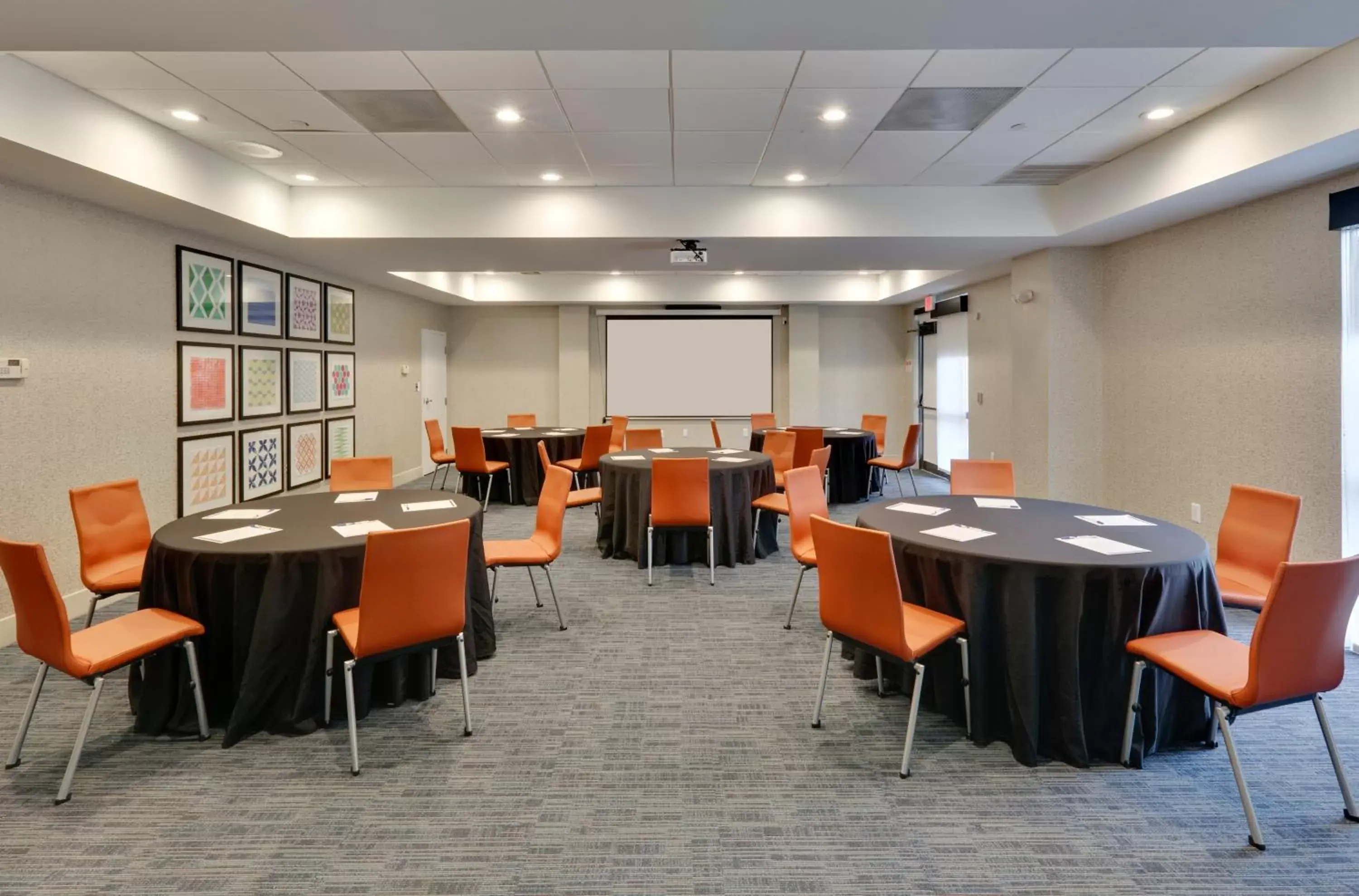 Meeting/conference room in Holiday Inn Express Hotel & Suites - Irving Convention Center - Las Colinas, an IHG Hotel