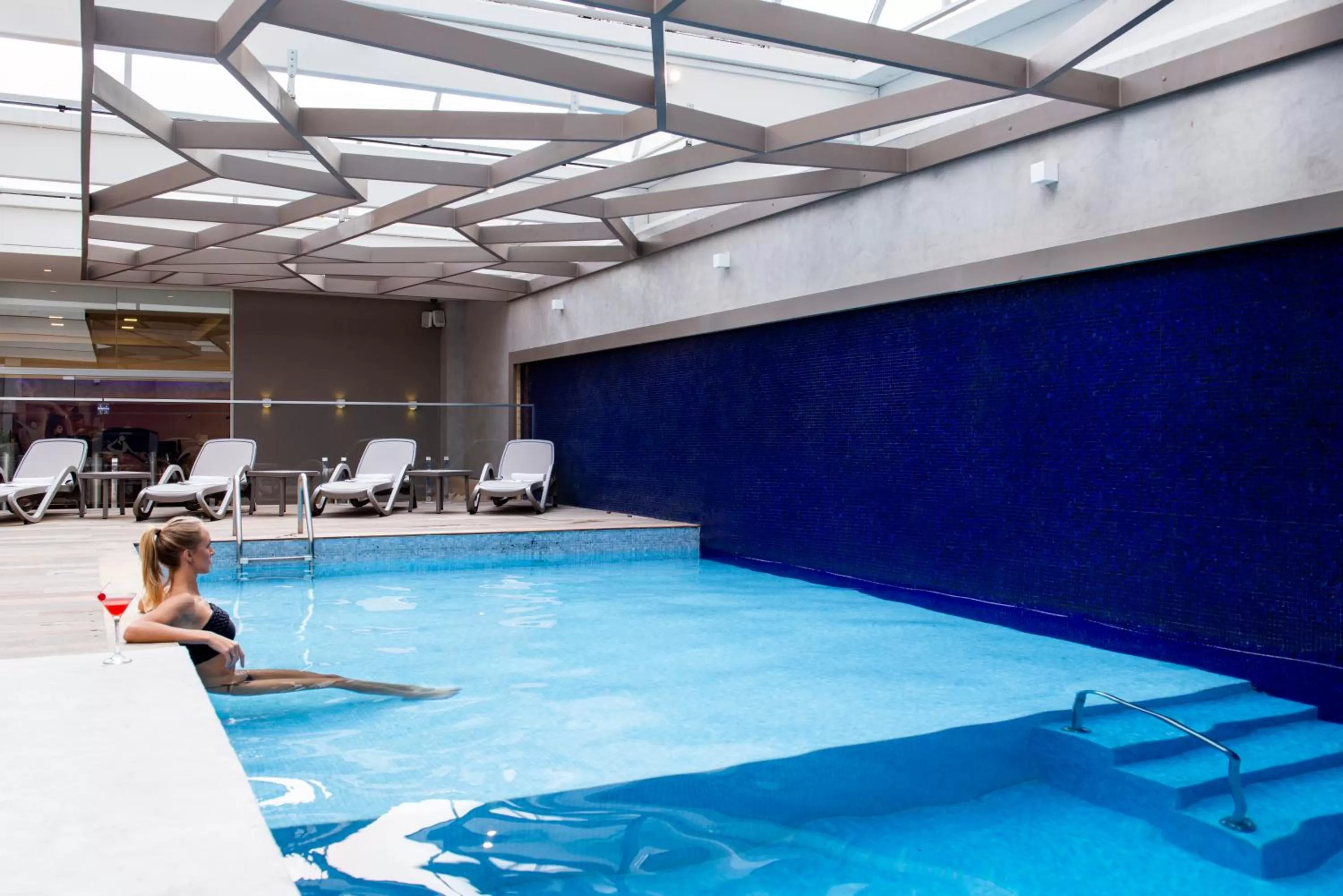 Swimming pool in Mercure Curitiba Batel