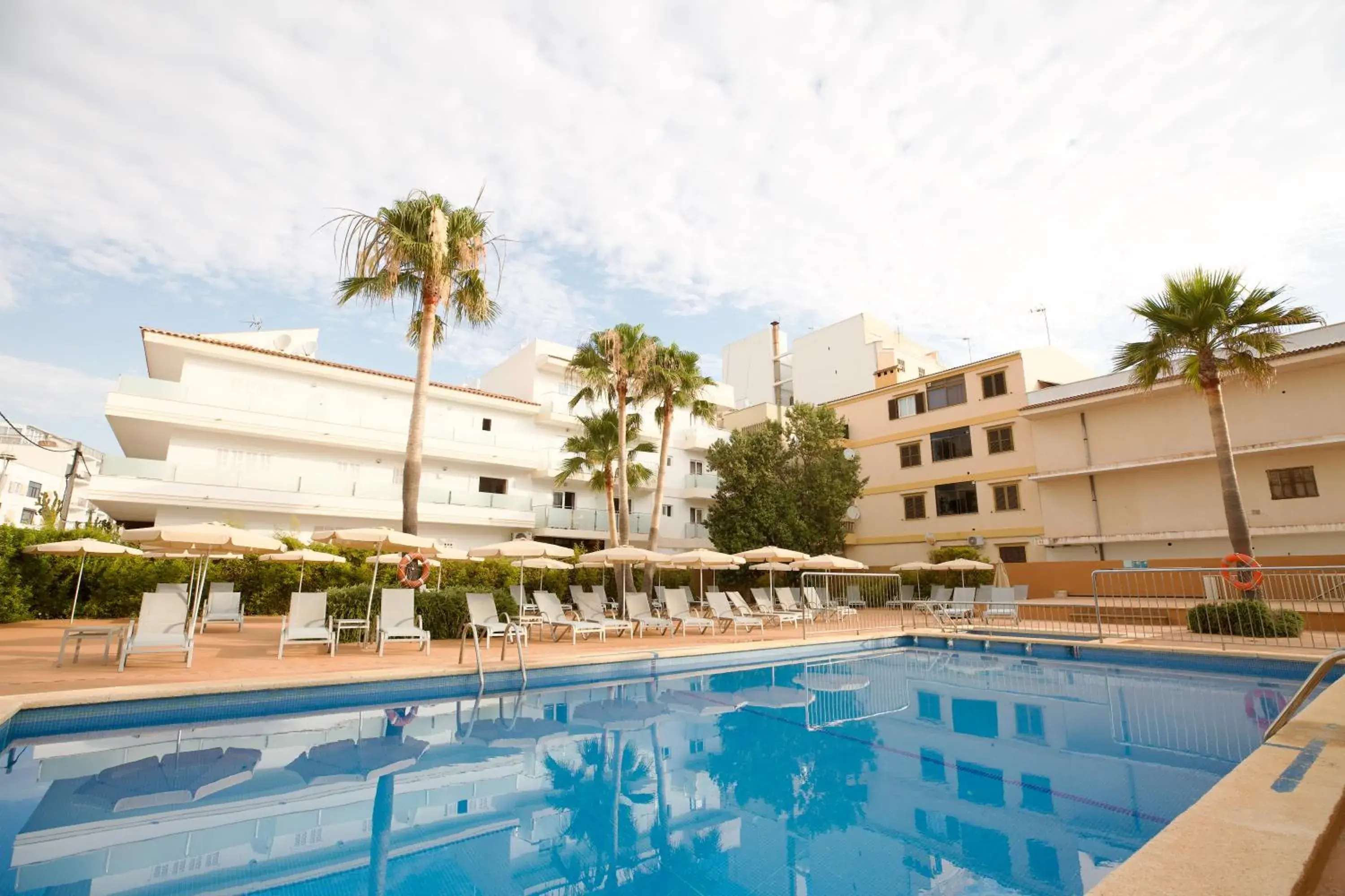 Swimming Pool in JS Horitzó