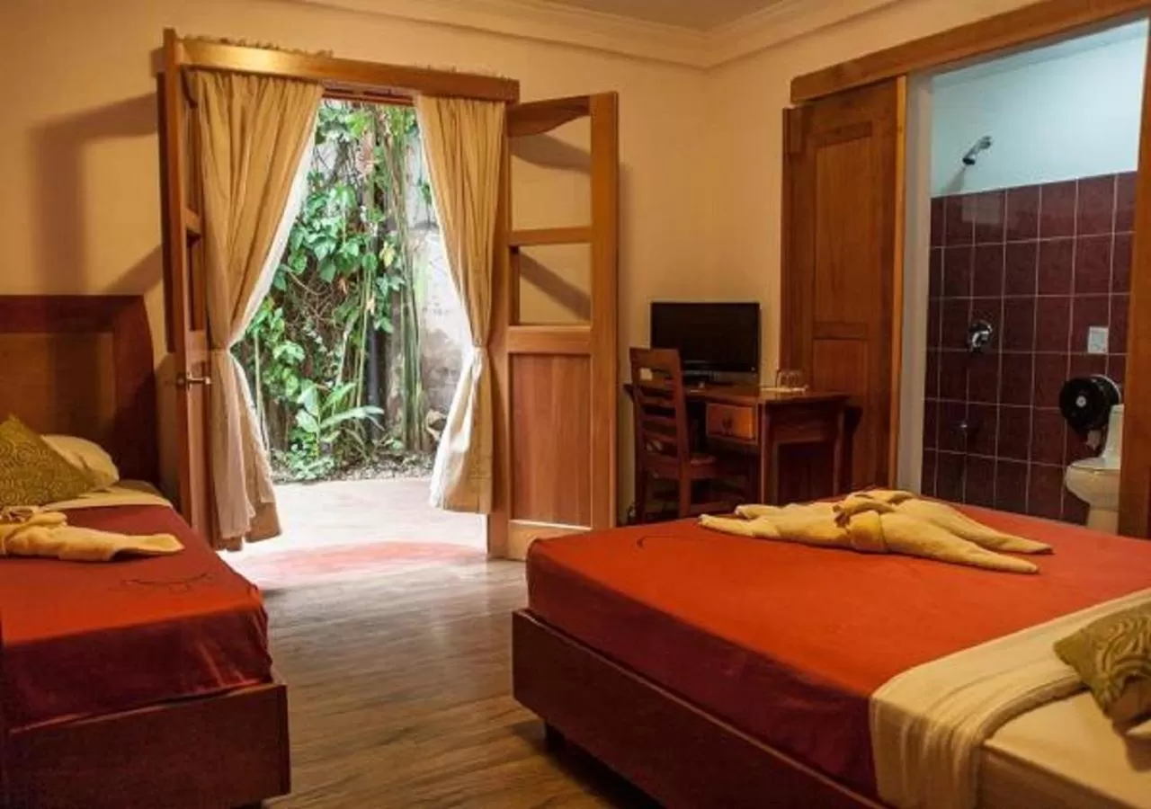 Standard Triple Room in Hotel Luz de Luna