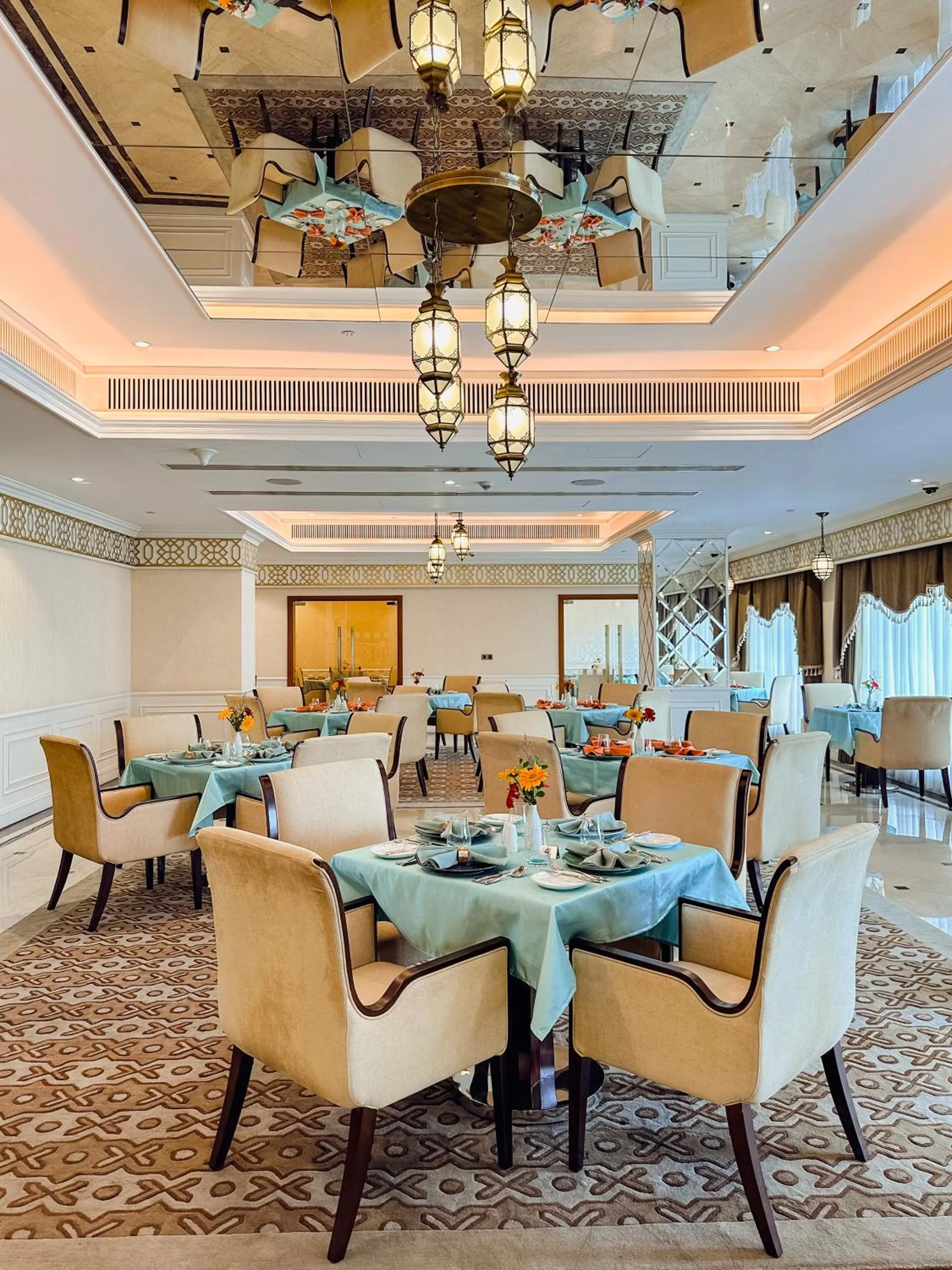 Restaurant/places to eat in Holiday Inn Dhaka City Centre by IHG