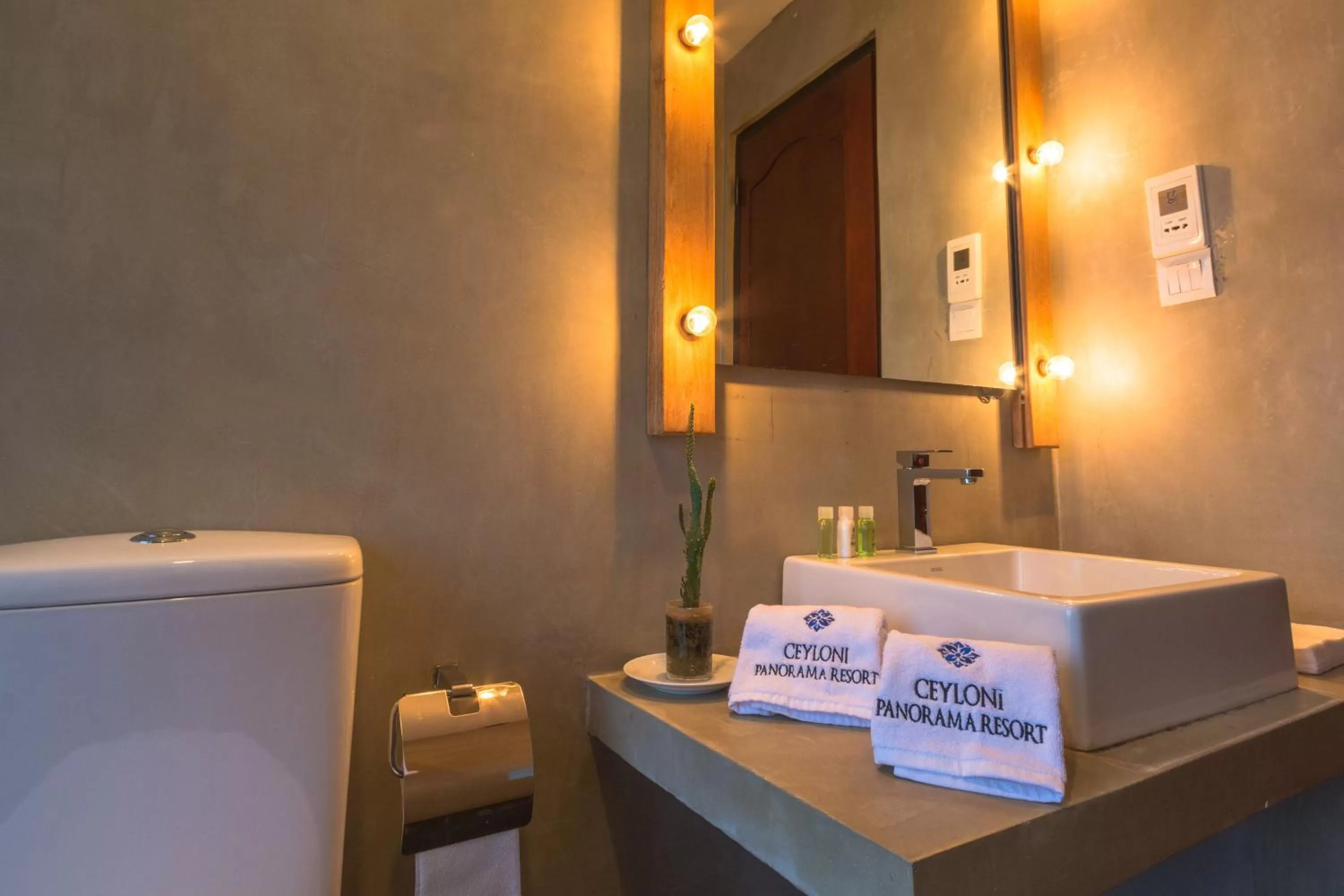 Shower in Ceyloni Panorama Resort