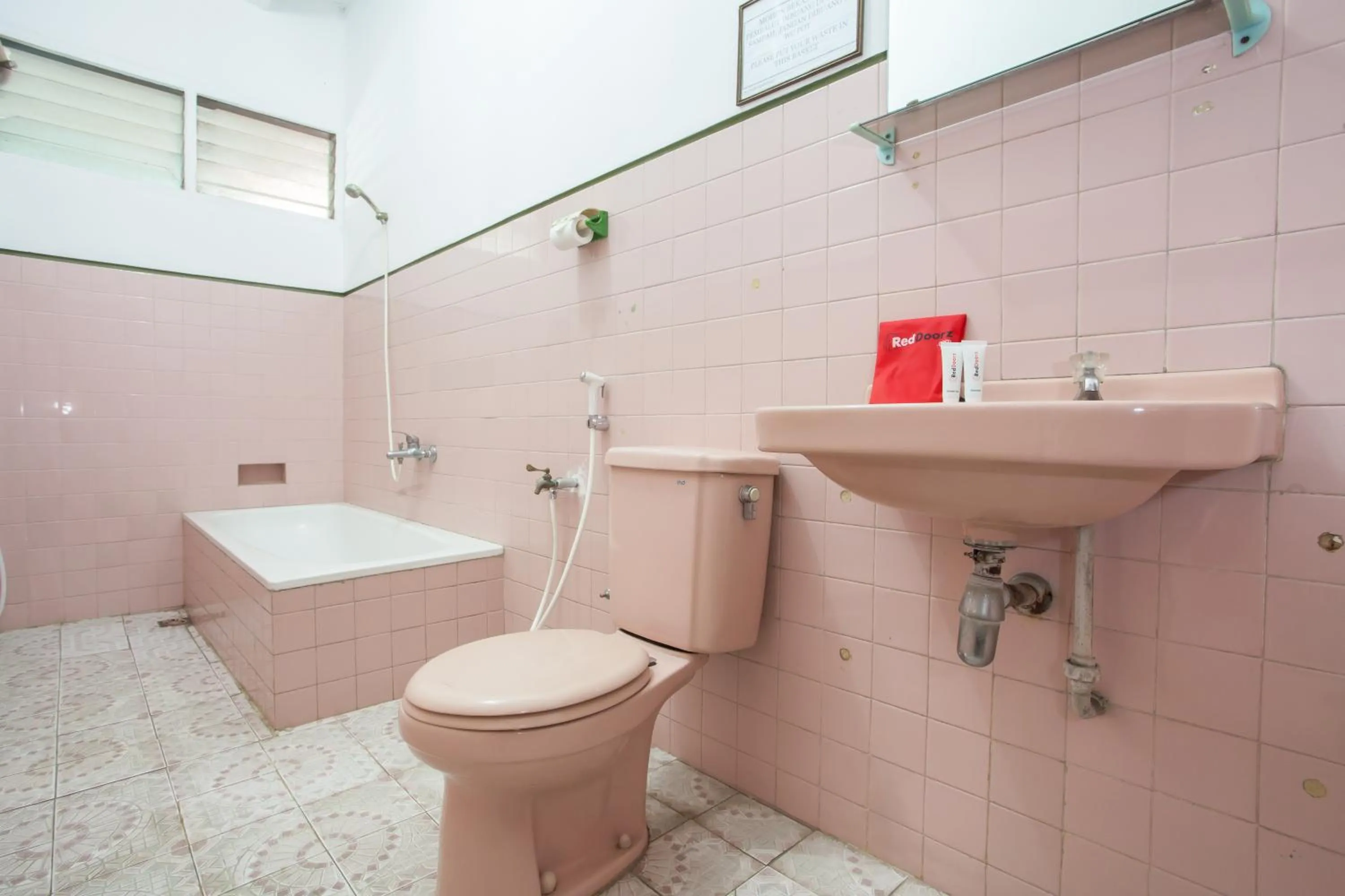Bathroom in RedDoorz near Balai Kota Malang