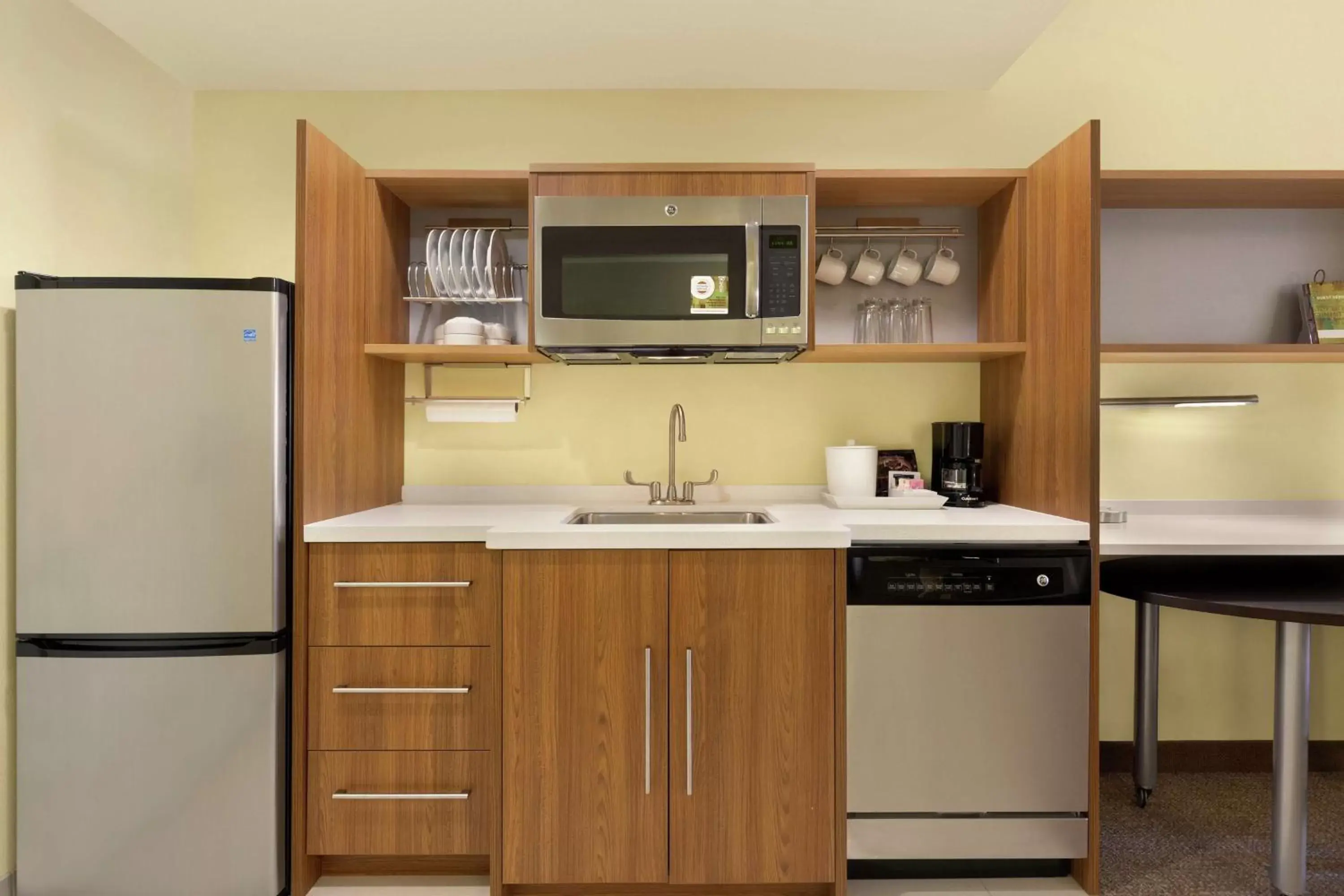 Kitchen or kitchenette, Kitchen/Kitchenette in Home2 Suites By Hilton York