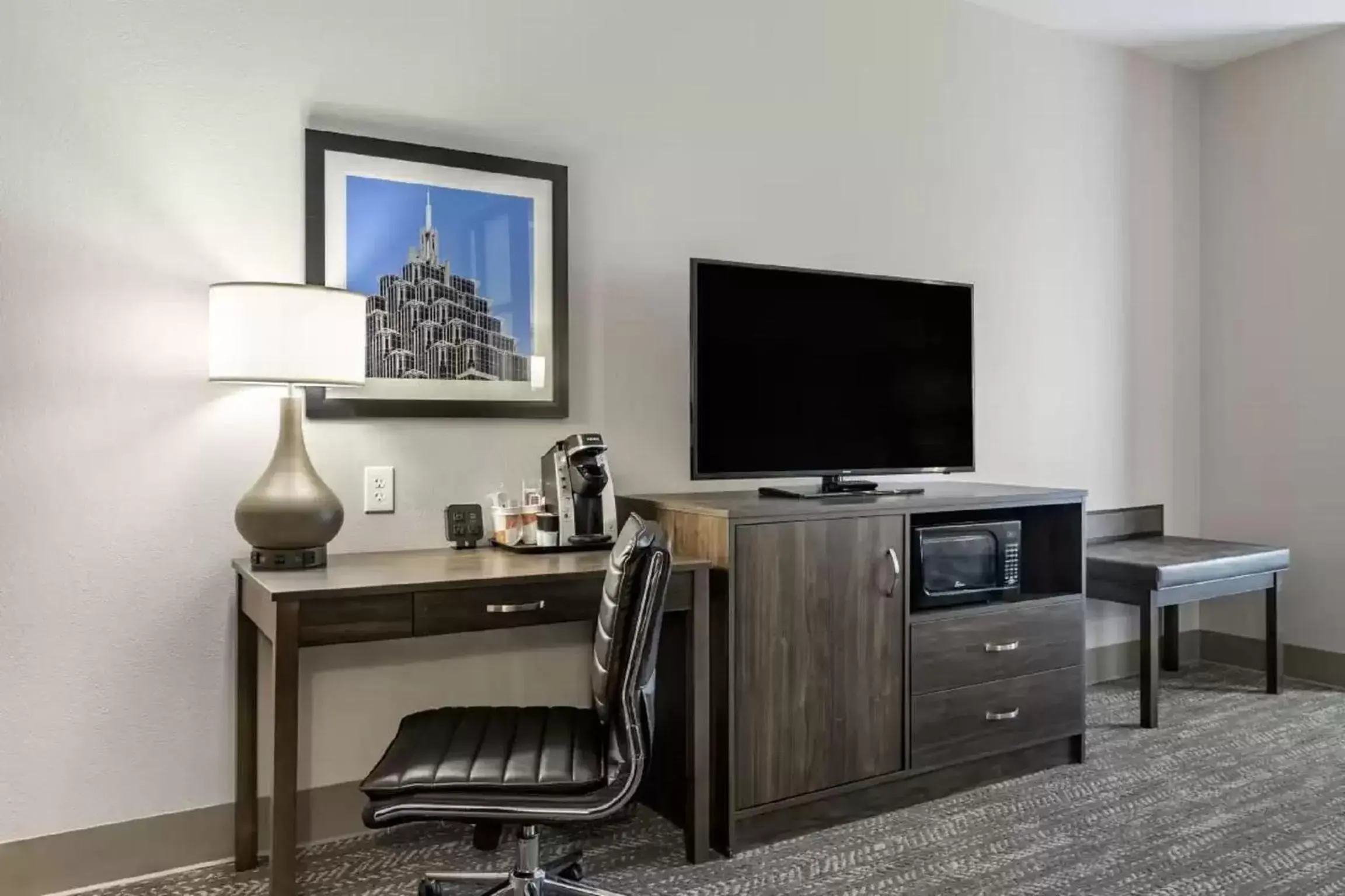 TV and multimedia, TV/Entertainment Center in Comfort Suites McDonough Atlanta South