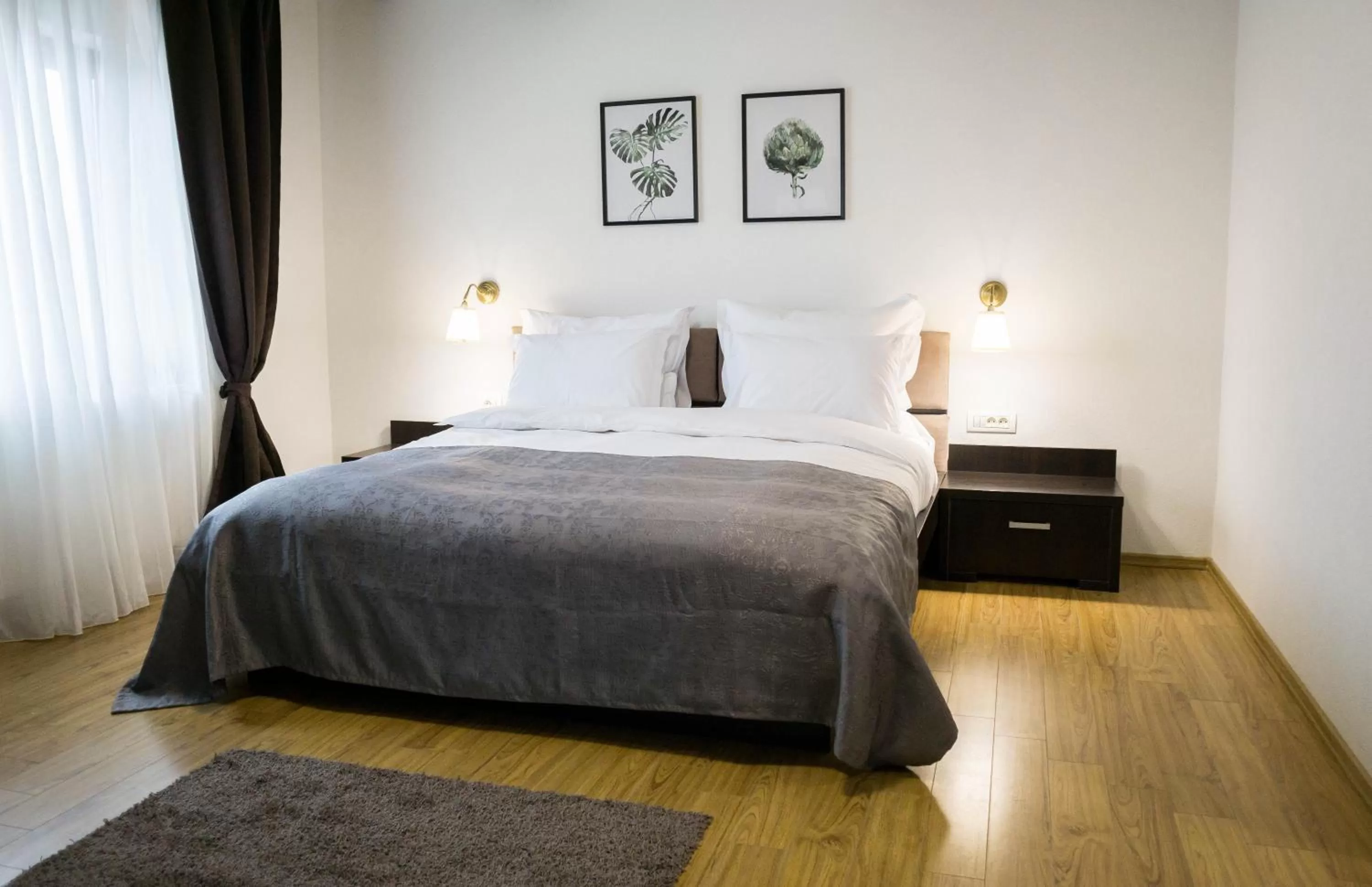 Photo of the whole room, Bed in Nest