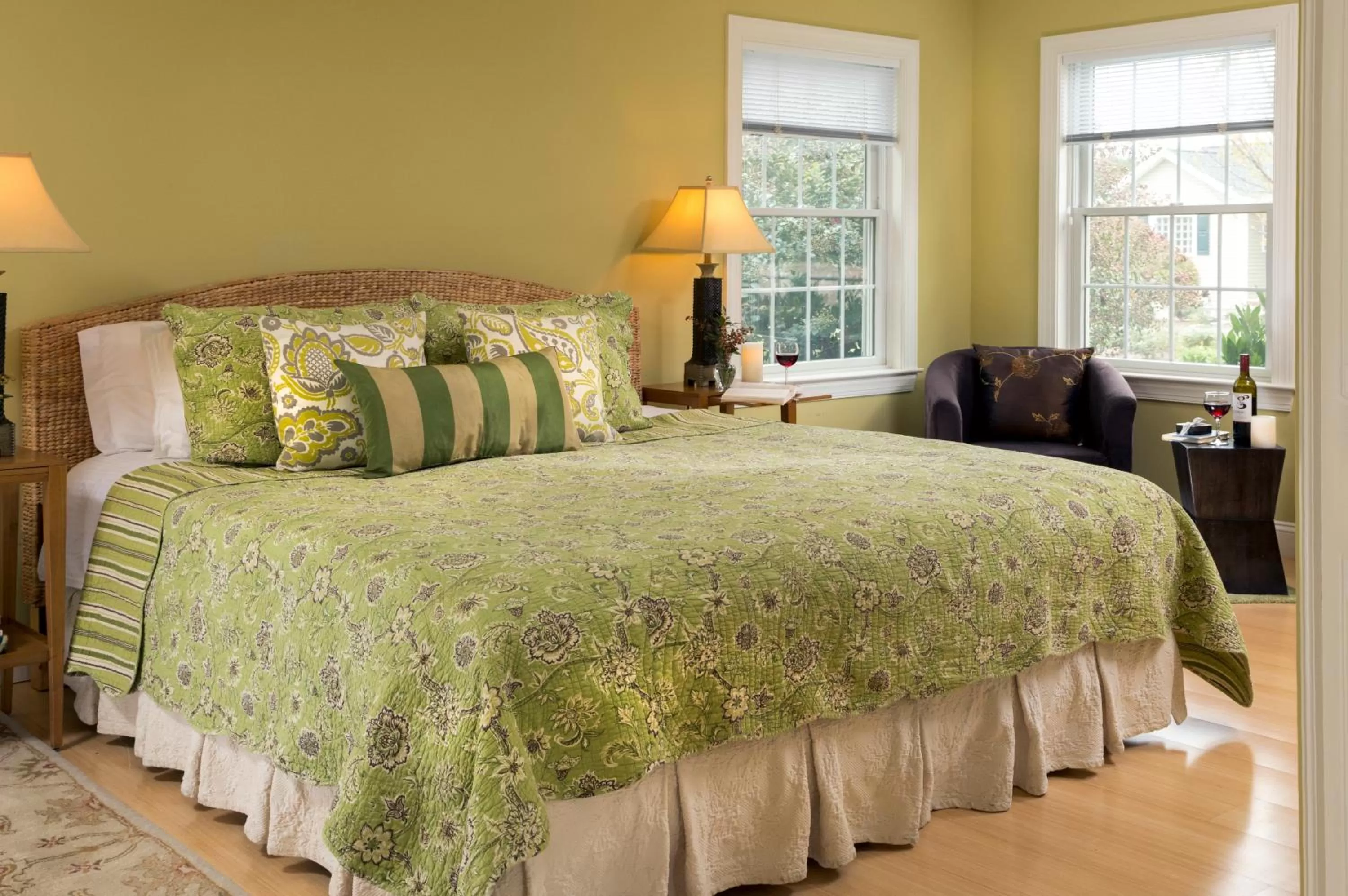 Bed in Inn at Huntingfield Creek