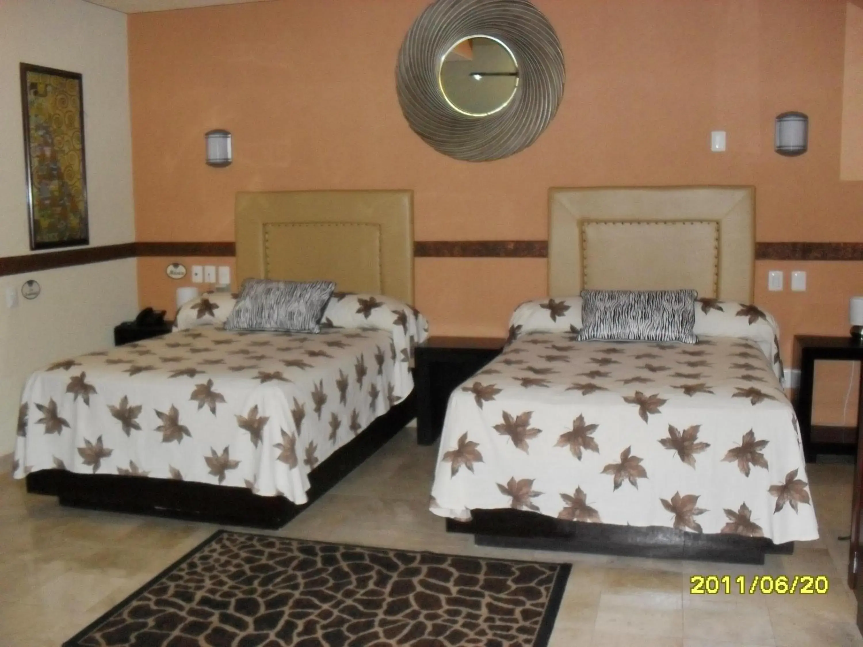 Photo of the whole room, Bed in Villas y Suites Paraiso del Sur