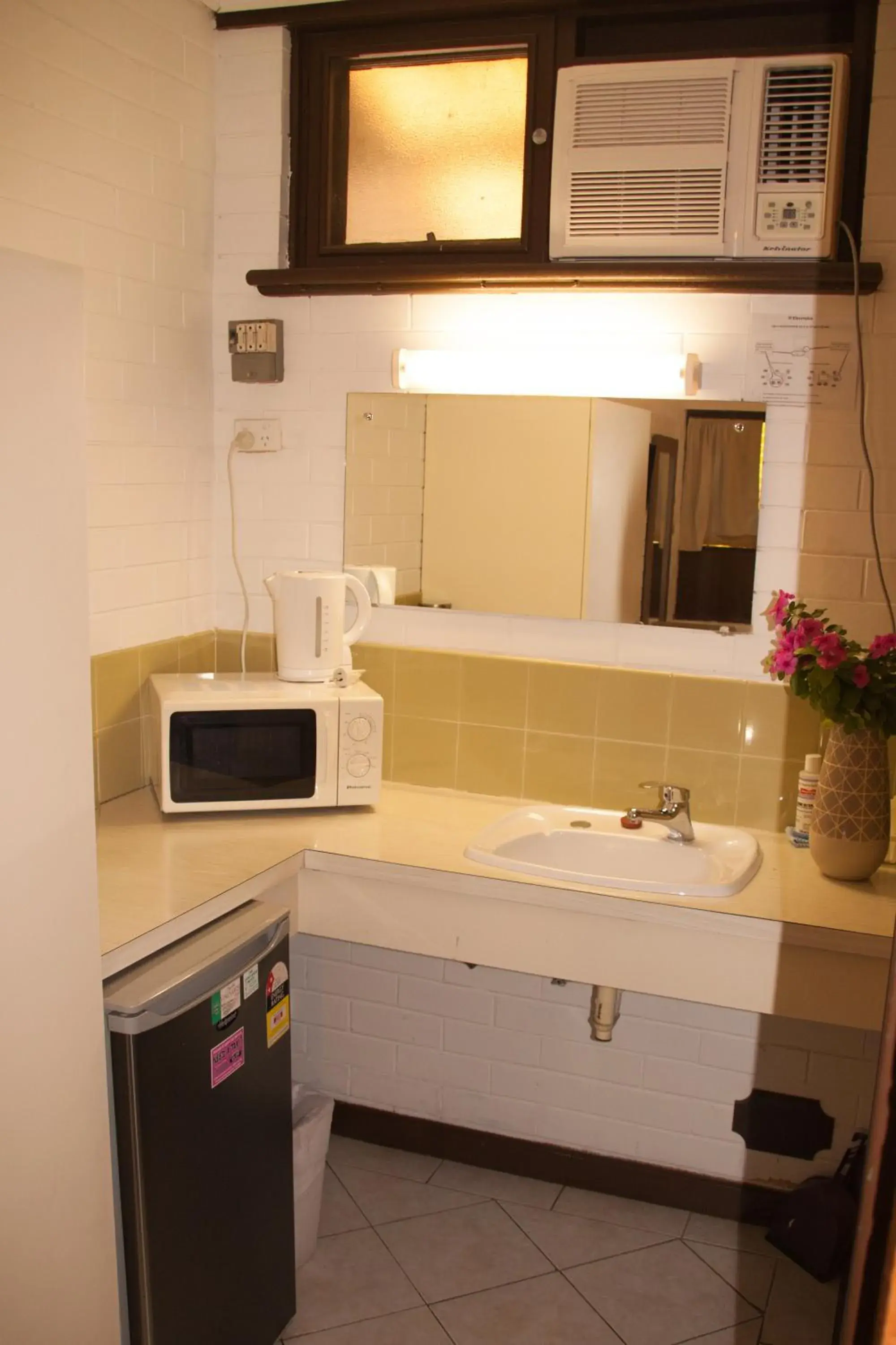 Kitchen or kitchenette, Kitchen/Kitchenette in Angaston Vineyards Motel