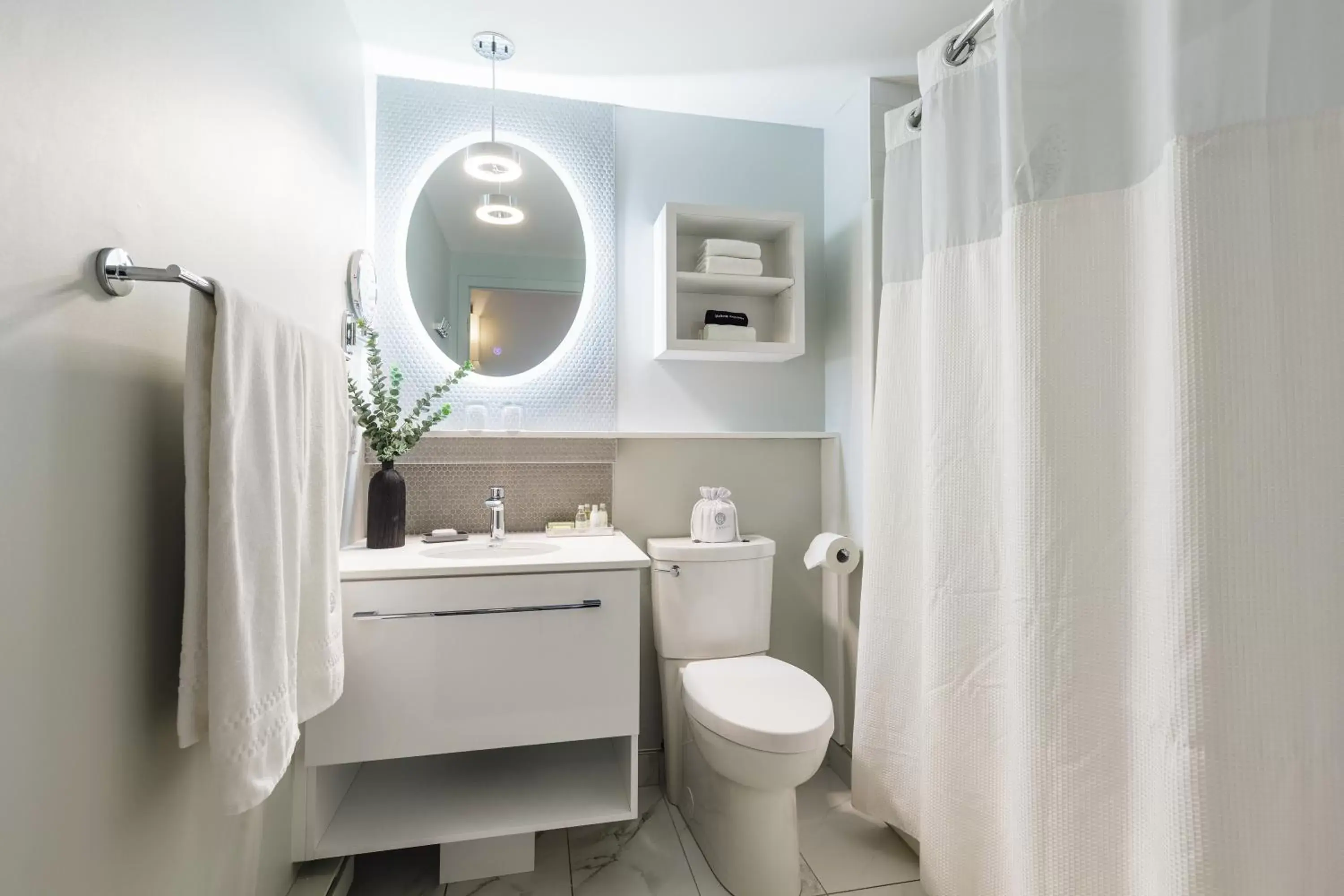 Bathroom in Hôtel des Coutellier