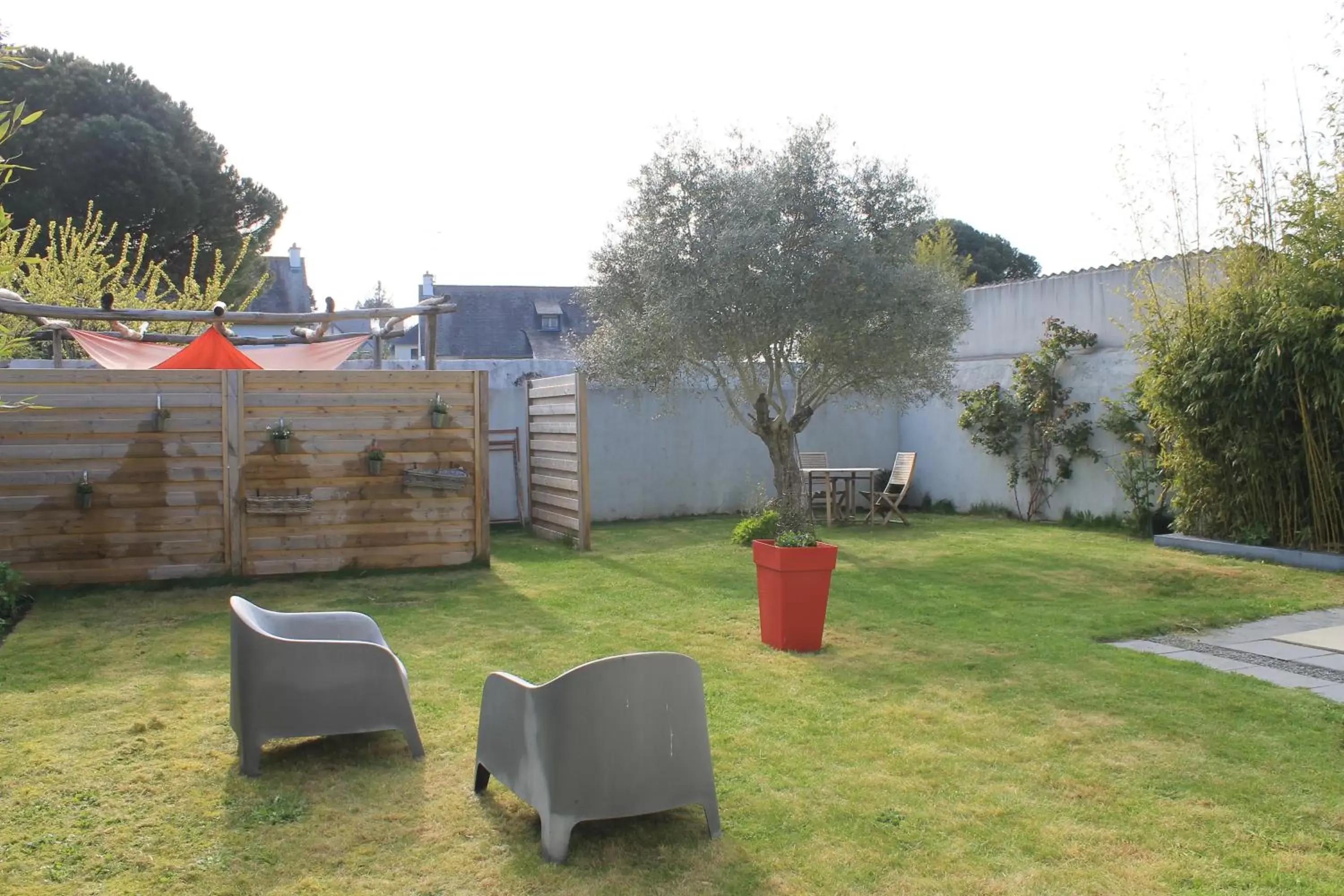 Garden view in Au gré des vents