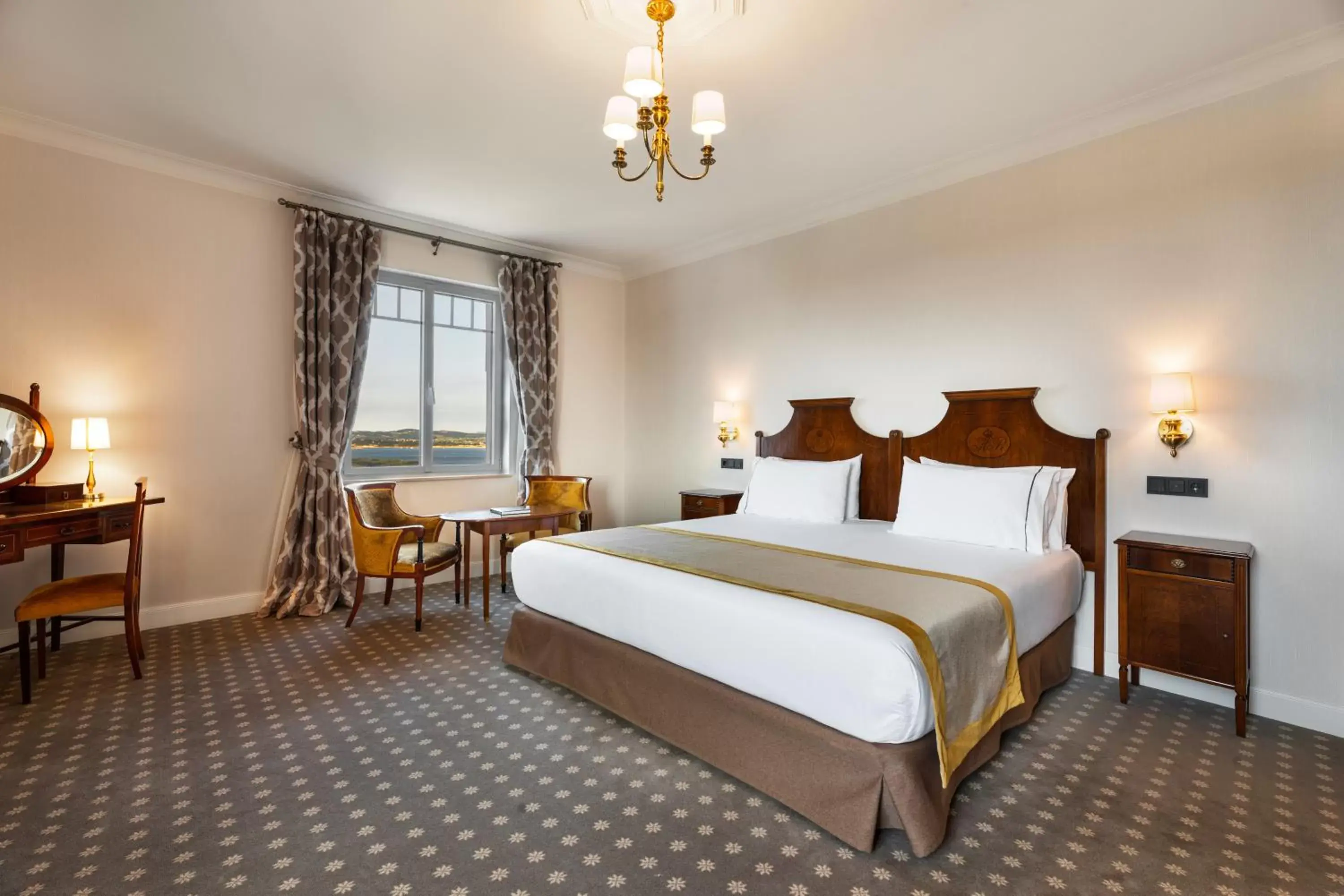 Bedroom, Bed in Eurostars Hotel Real Bedroom, Bed in Eurostars Hotel Real