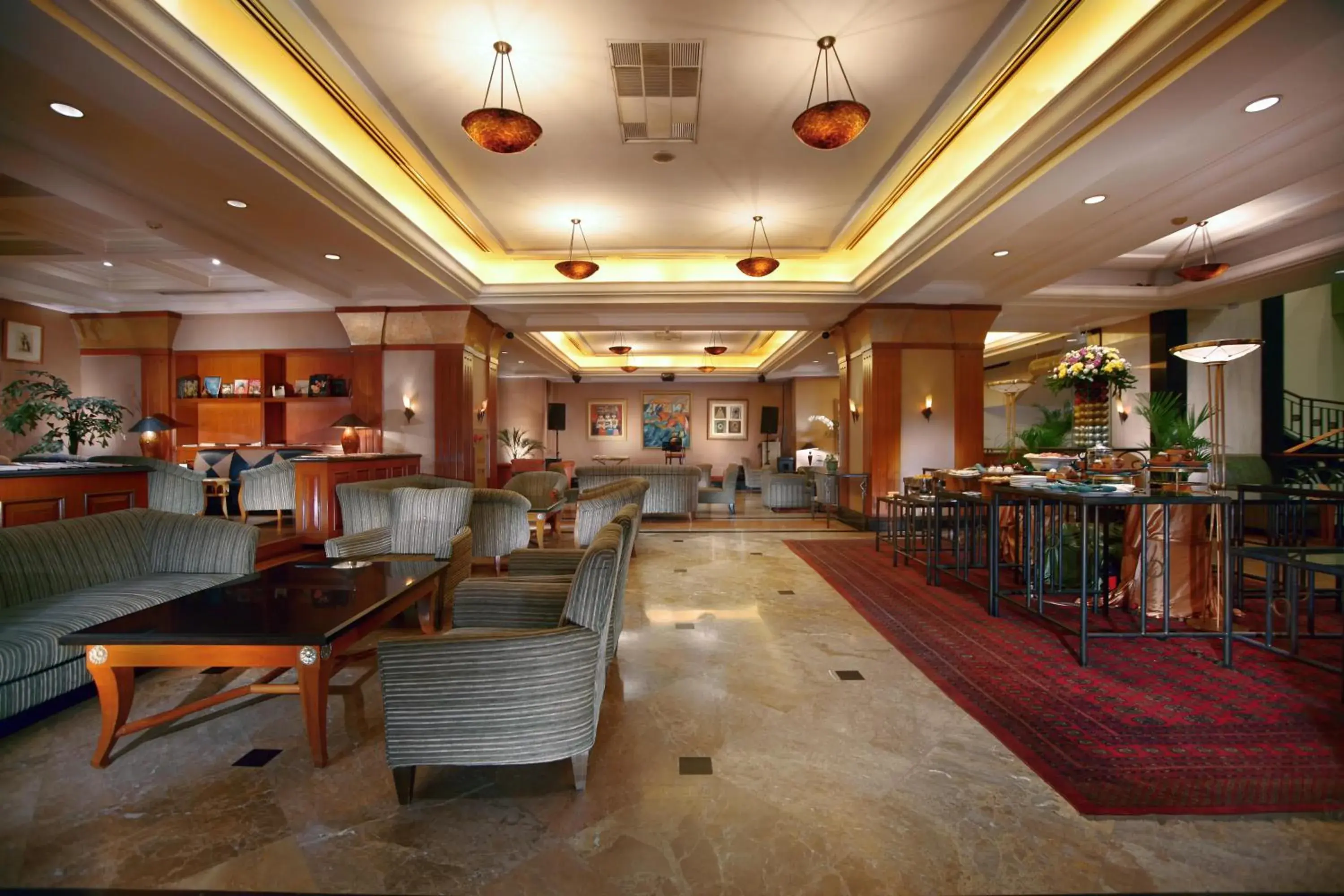 Lounge or bar, Restaurant/Places to Eat in Menara Peninsula Hotel