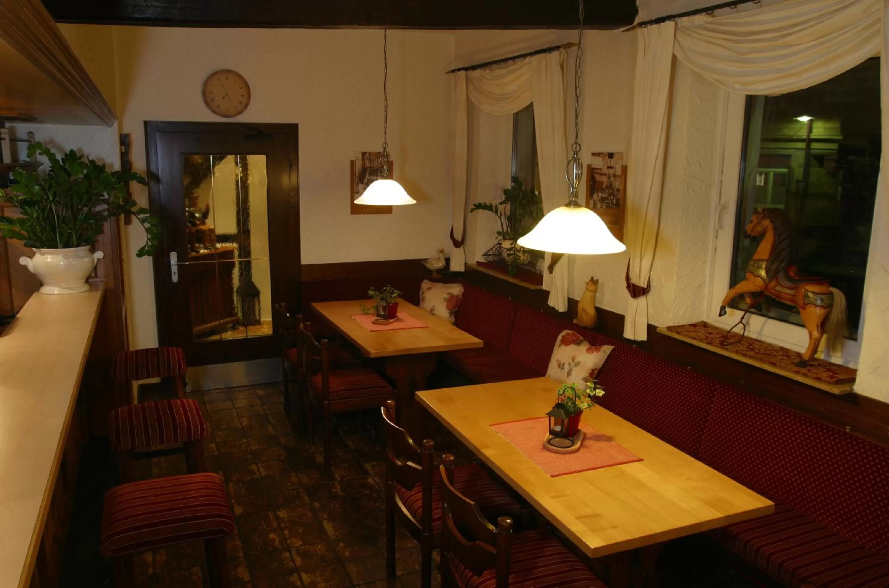 Restaurant/places to eat in Hotel zur Pfalz