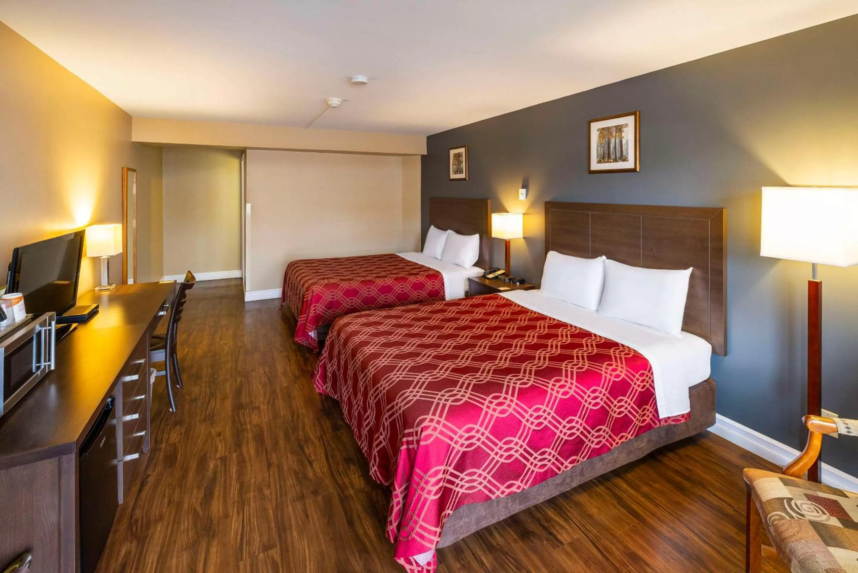 Bedroom in Econo Lodge Miramichi