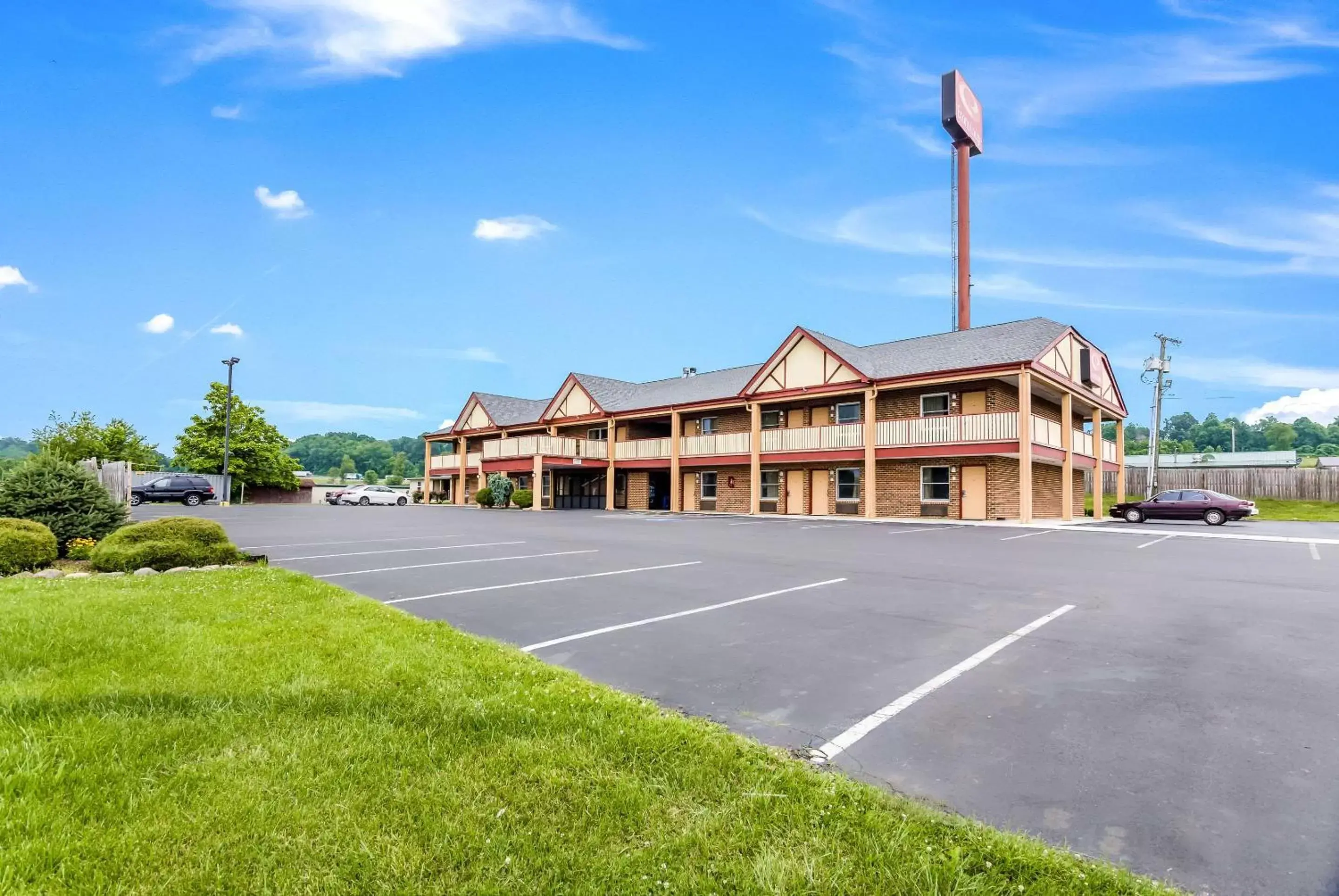 Property Building in Econo Lodge Glade Springs I-81