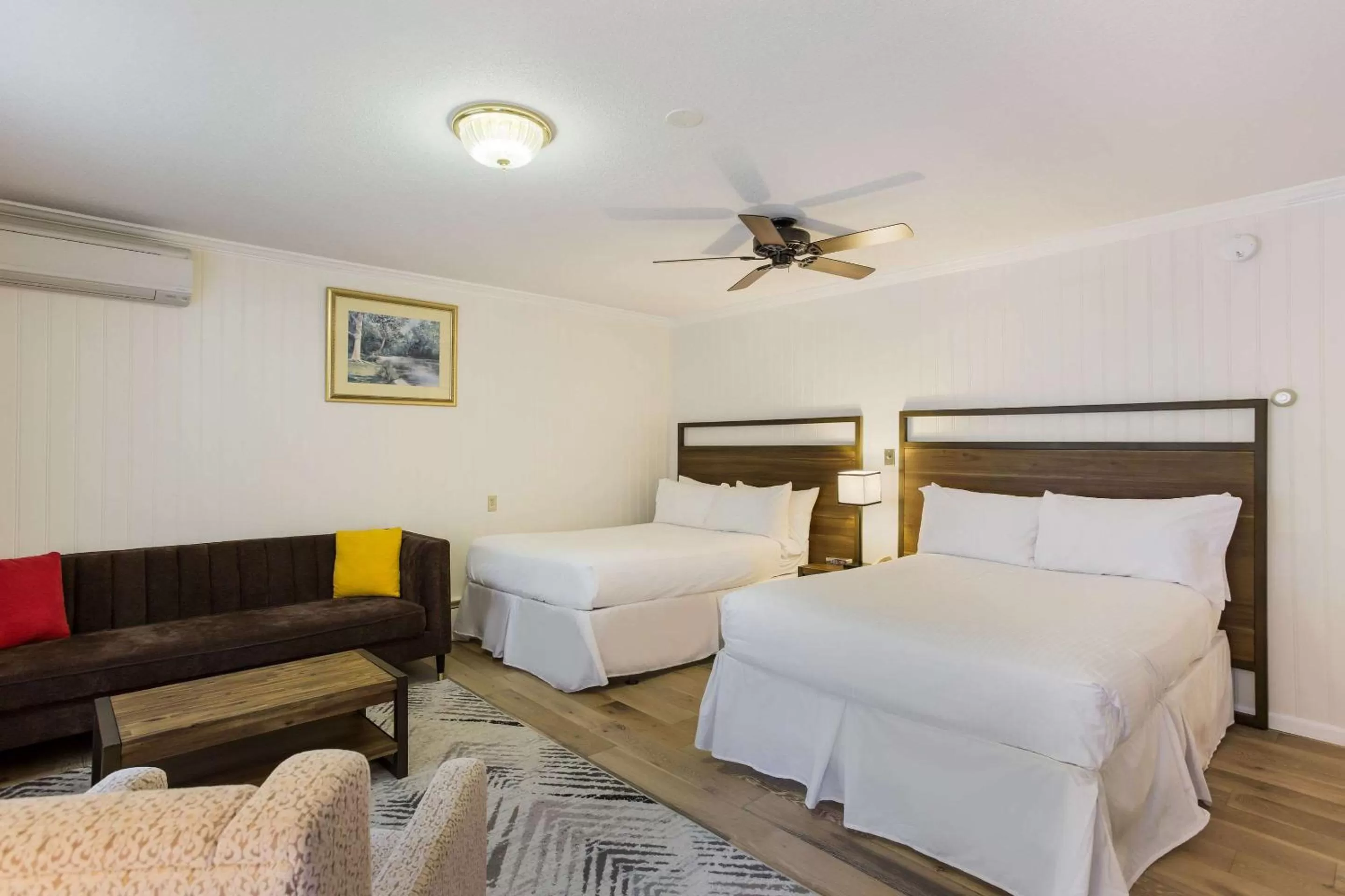 Standard Queen Room in The Palmer House Resort, Ascend Hotel Collection