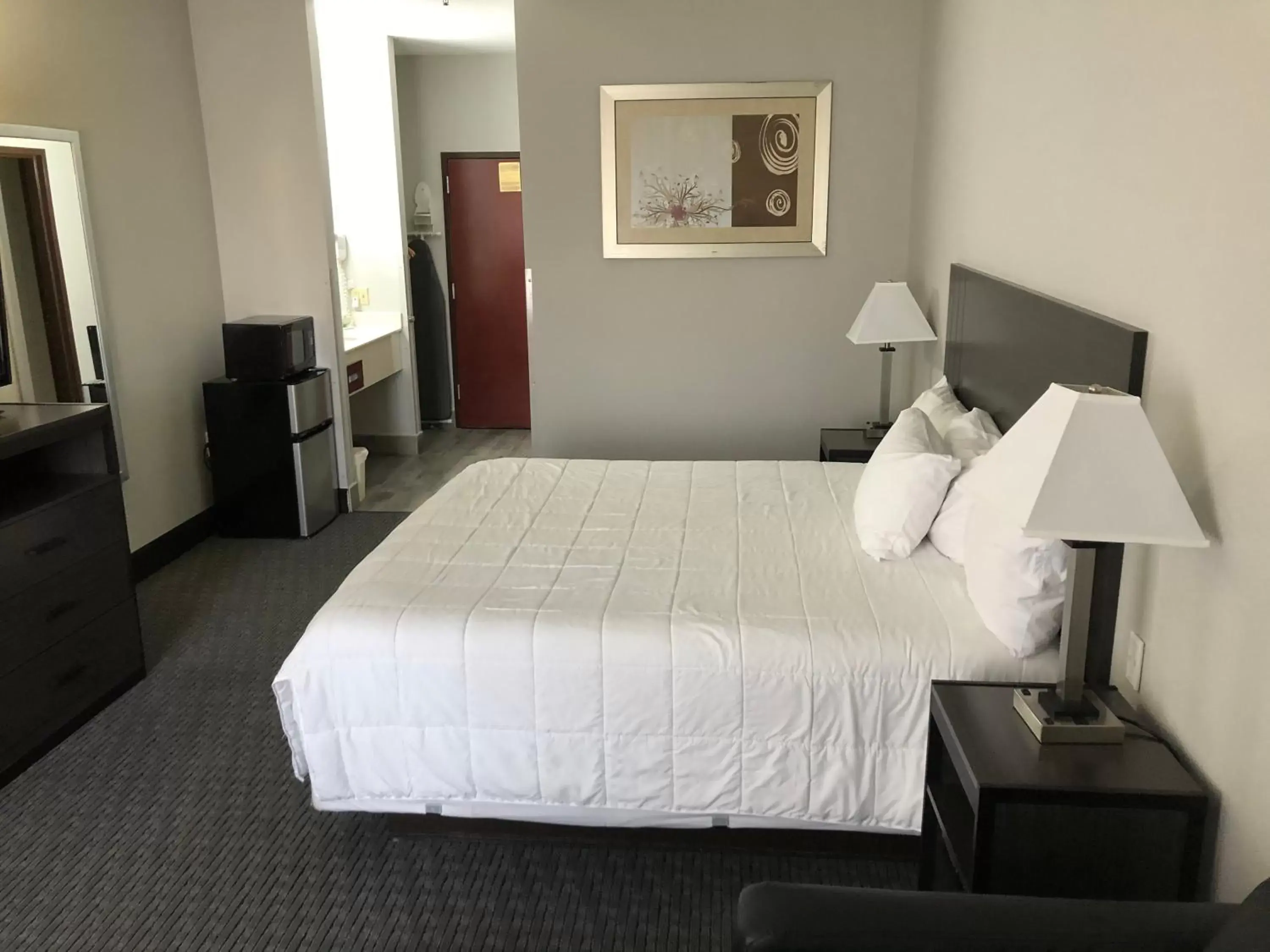 Photo of the whole room, Bed in Lea County Inn