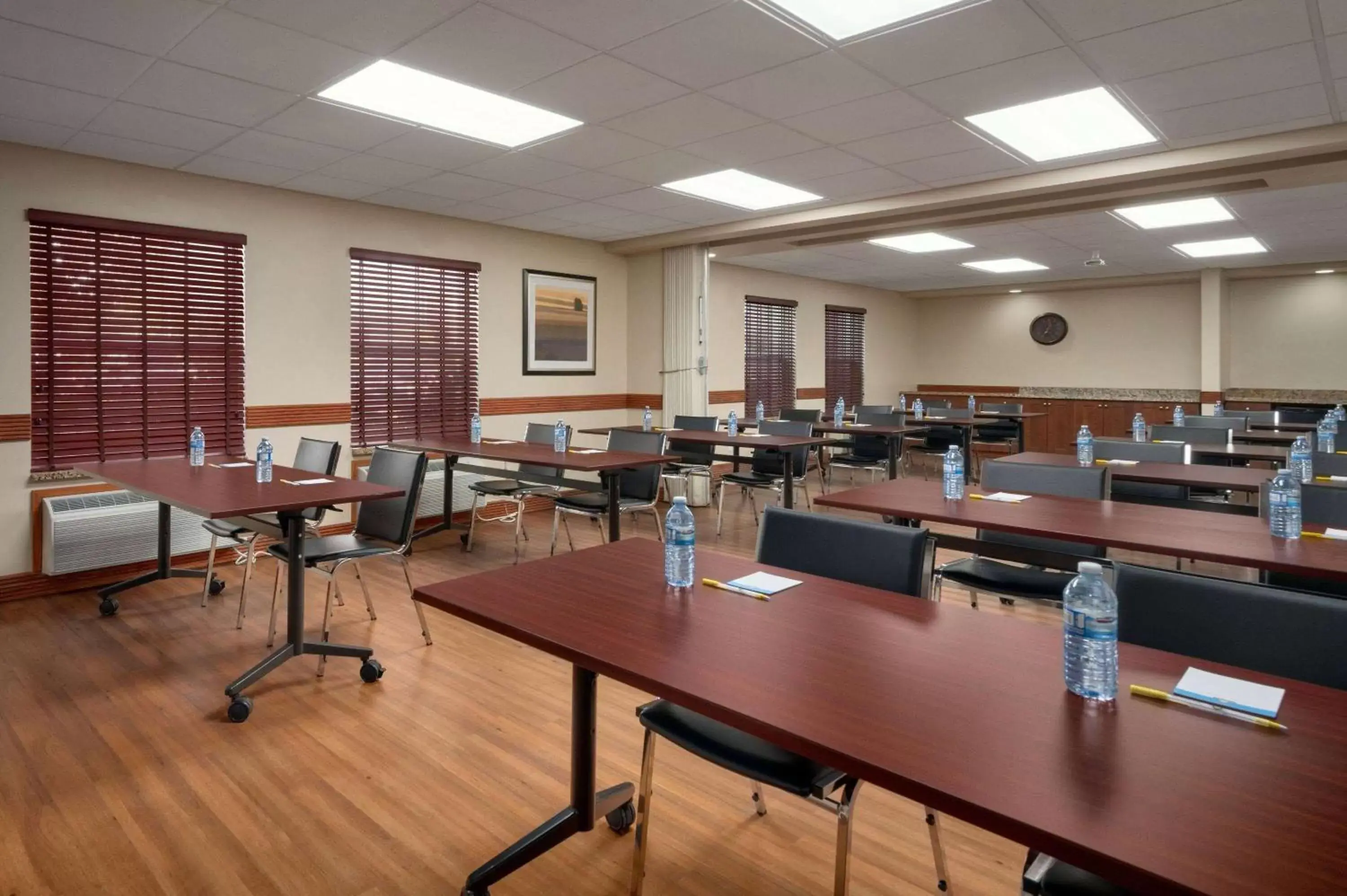 Meeting/conference room in Days Inn & Suites by Wyndham Sherwood Park Edmonton
