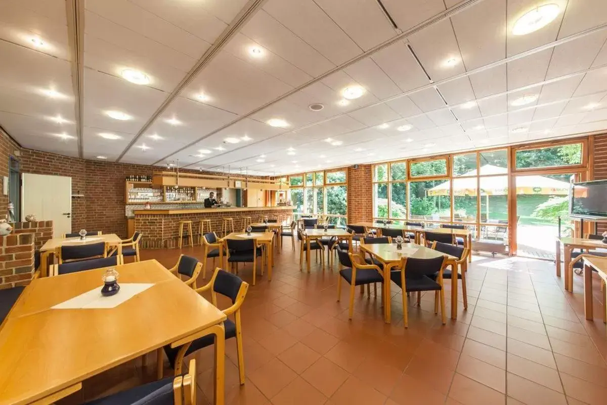 Dining area, Restaurant/Places to Eat in Novum Akademiehotel Kiel