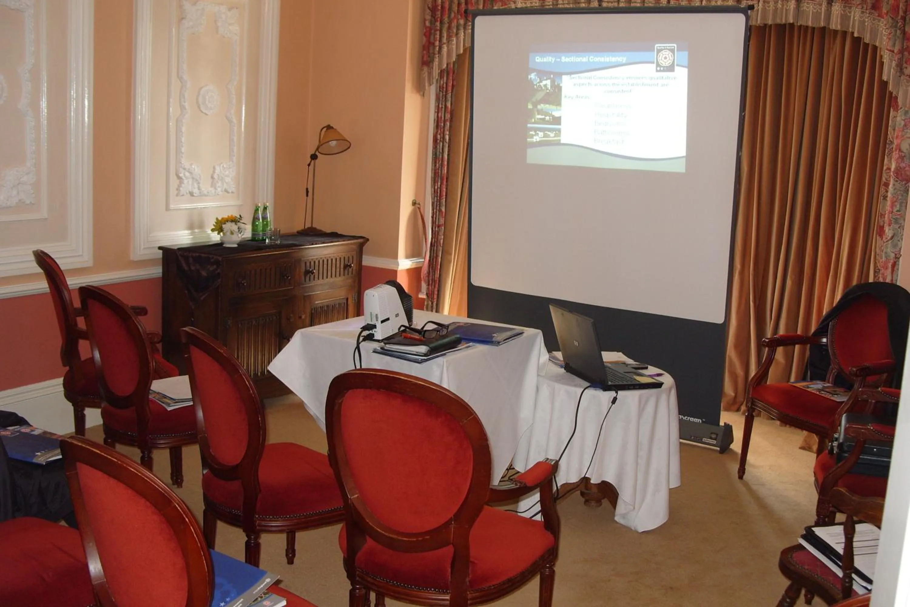 Business facilities in Tower House 1066