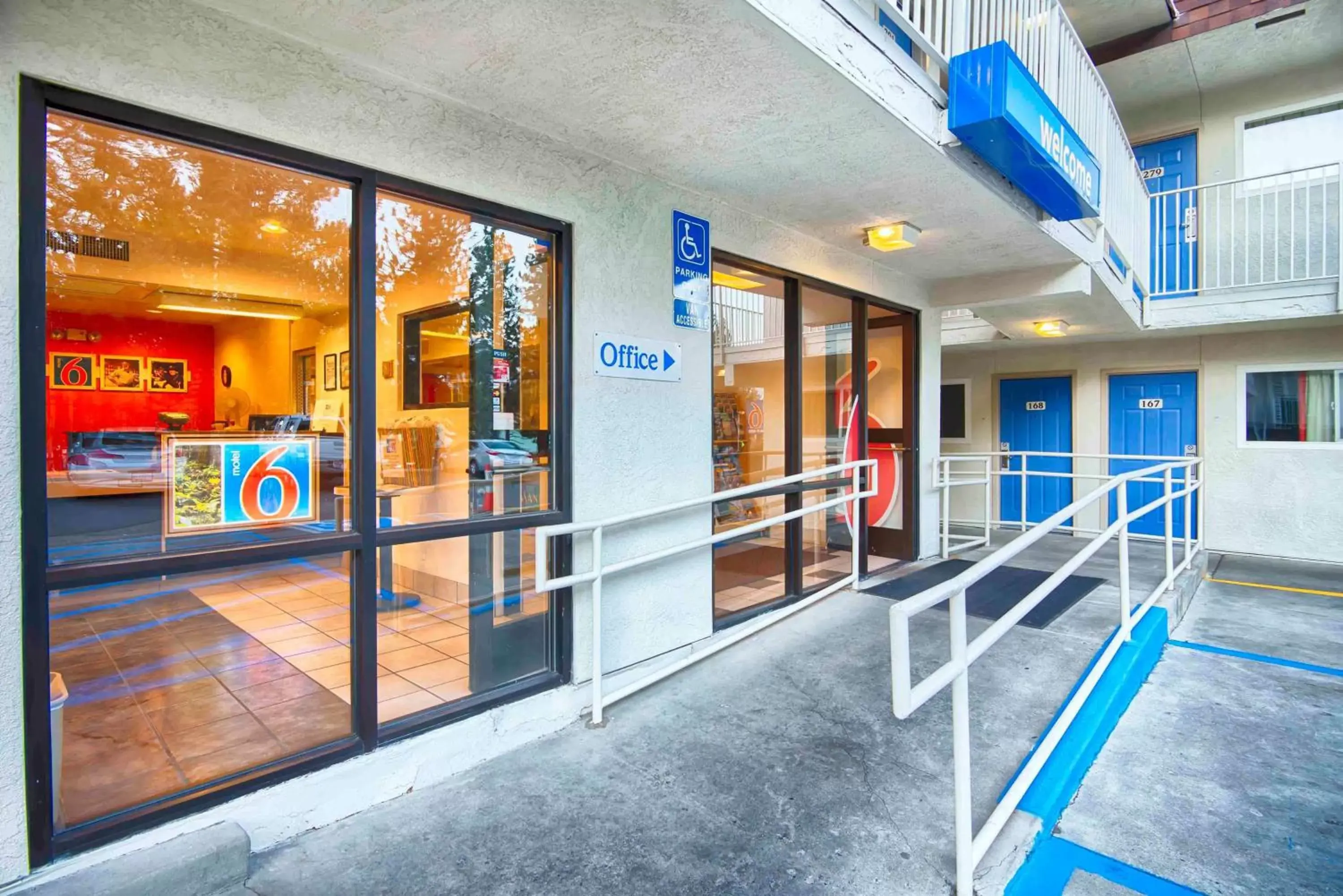 Property building in Motel 6-Mammoth Lakes, CA