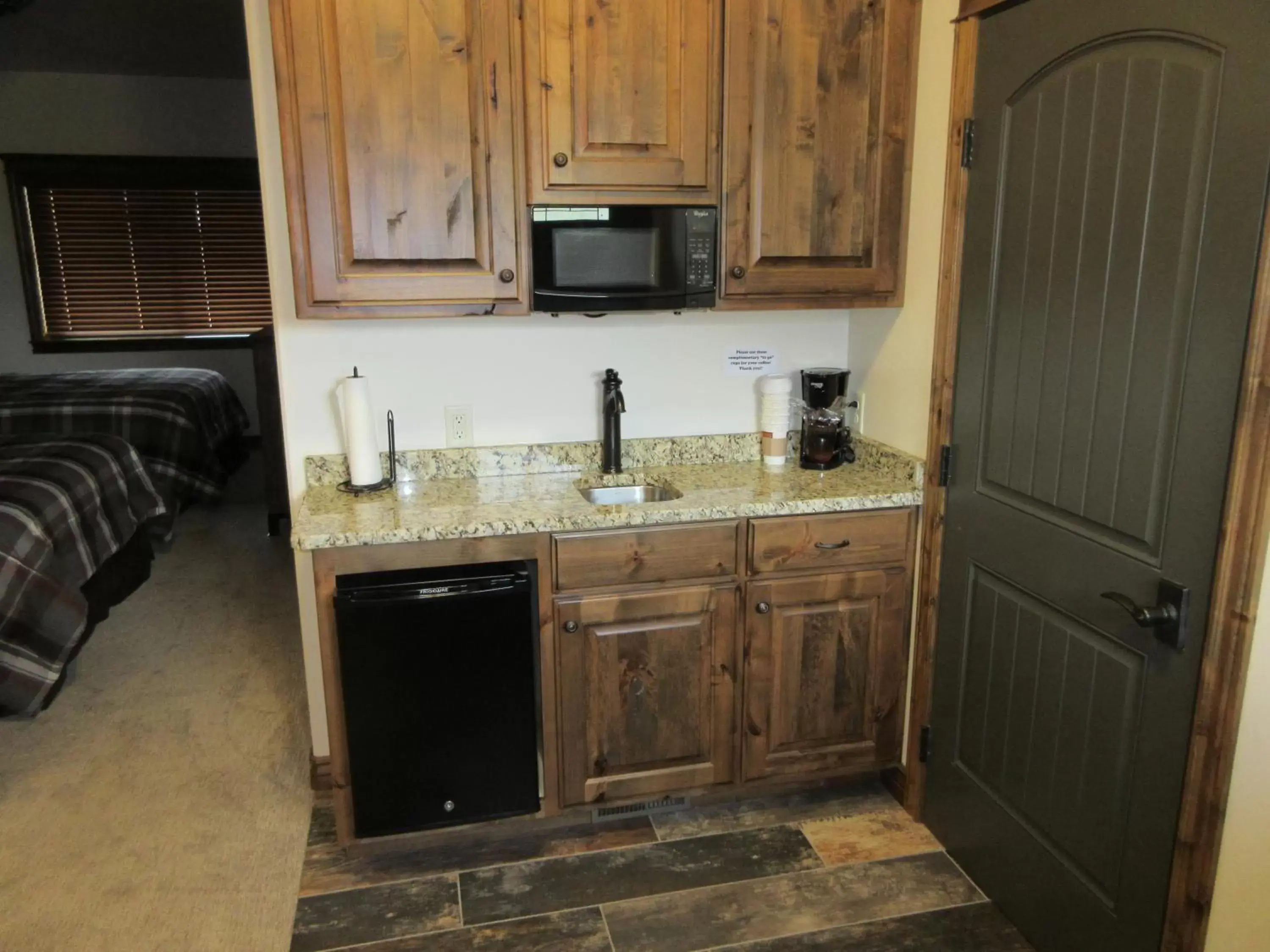 Kitchen/Kitchenette in Townhomes on the Green