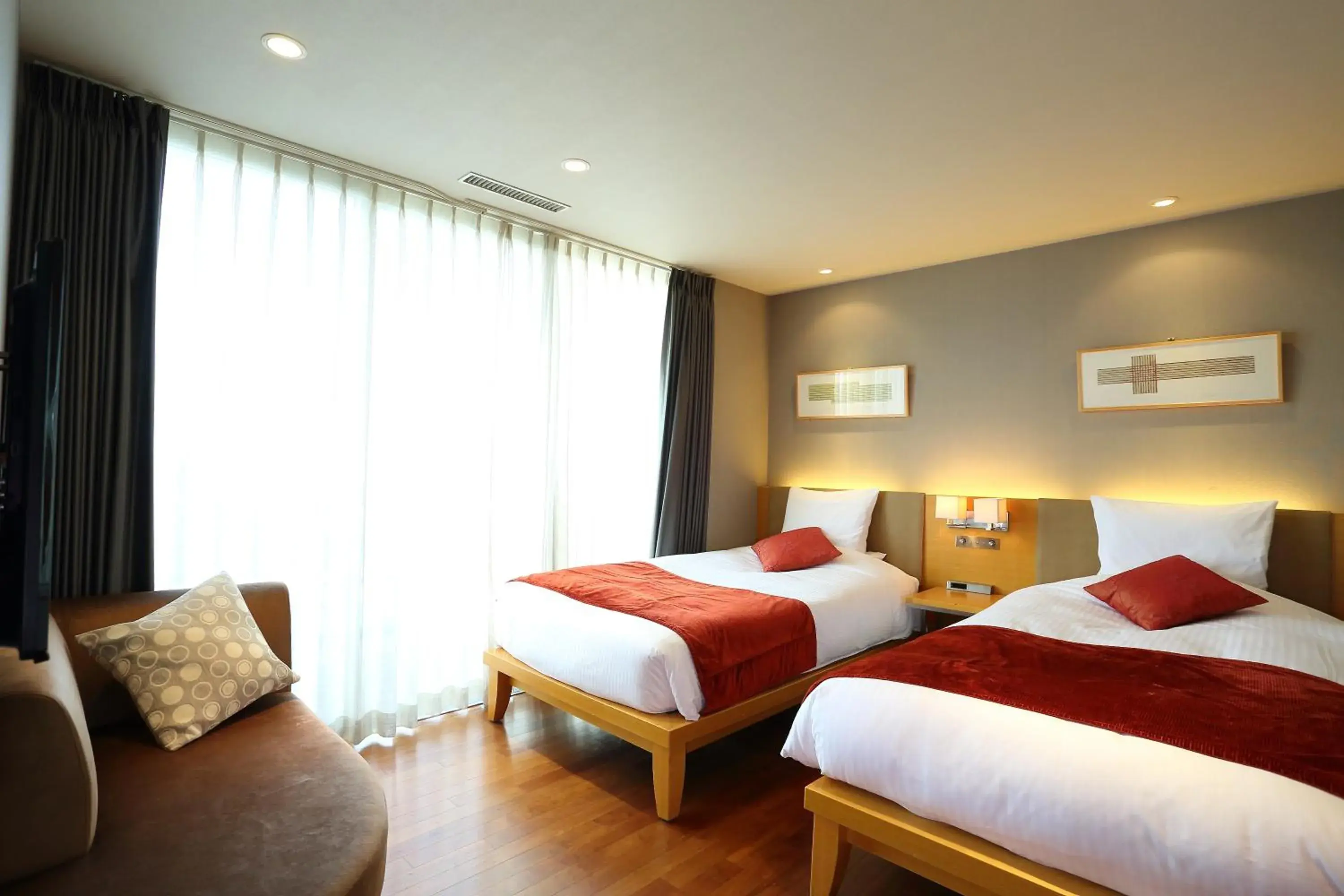 Photo of the whole room, Room Photo in HOTEL MYSTAYS Oita