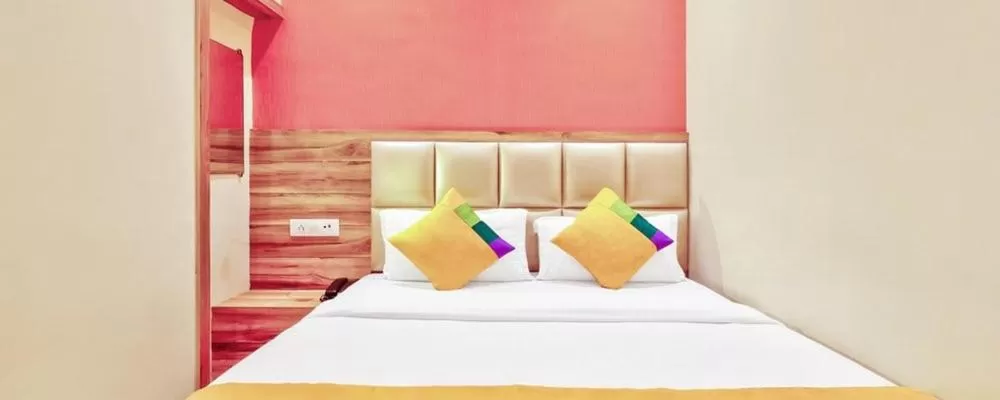 Bed in Hotel Sun City - Near Saifee Hospital And H N Reliance Hospital