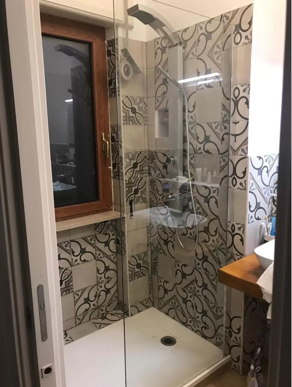 Shower, Bathroom in B&B Home Sweet Home - Affitti Brevi Italia
