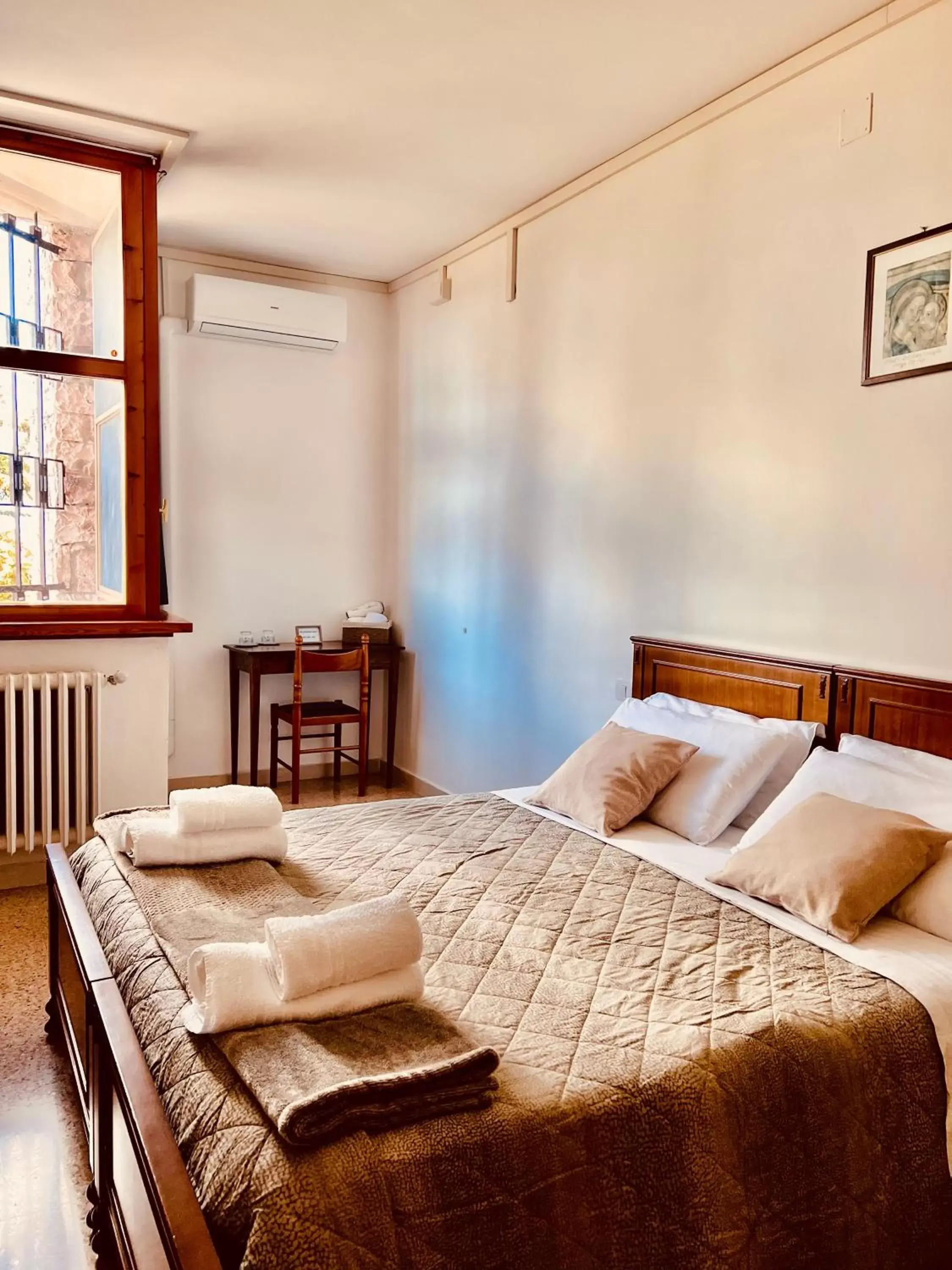 Bed in Foresteria Santa Maria di Betlem