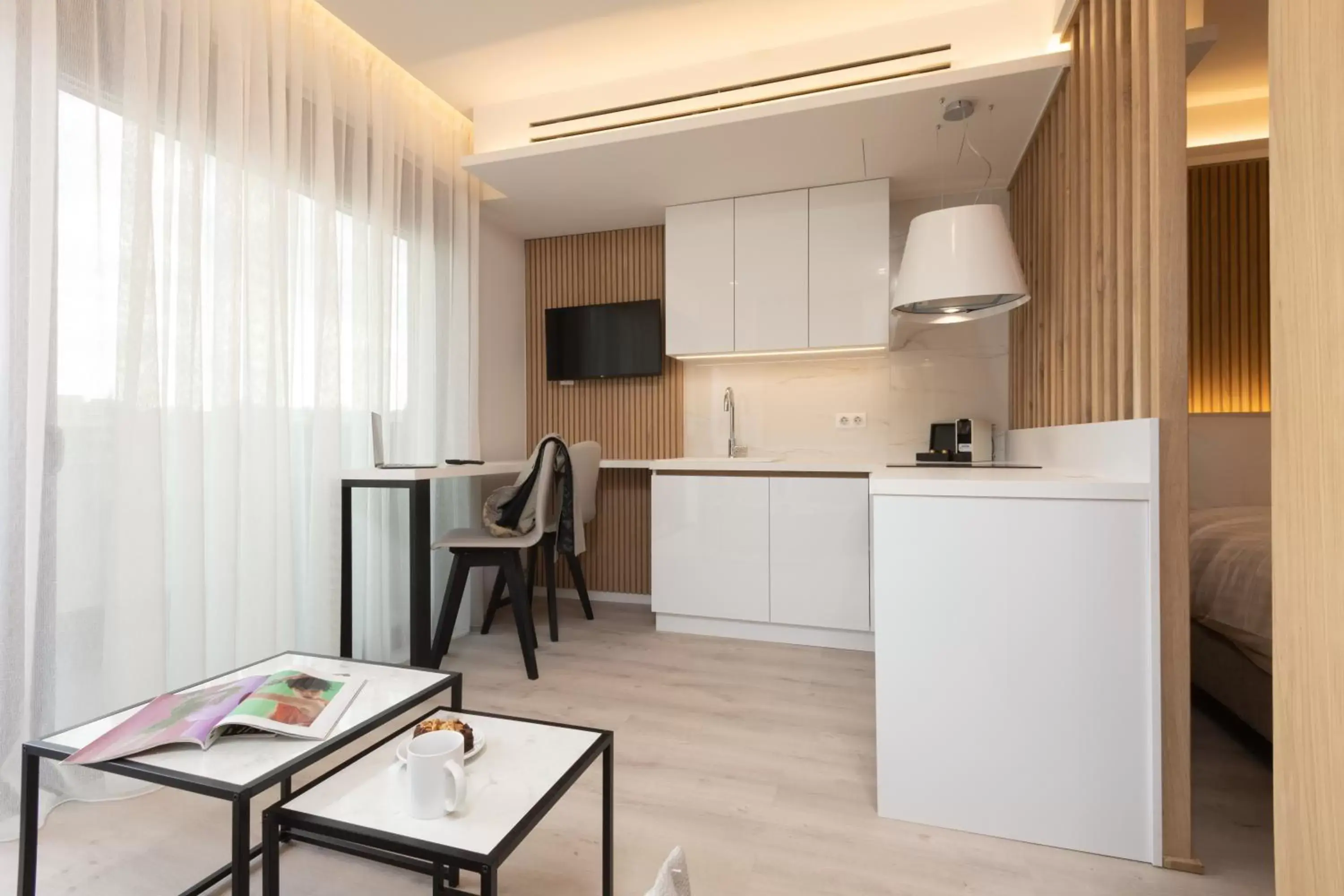 TV and multimedia, Kitchen/Kitchenette in LUX&EASY Acropolis Suites