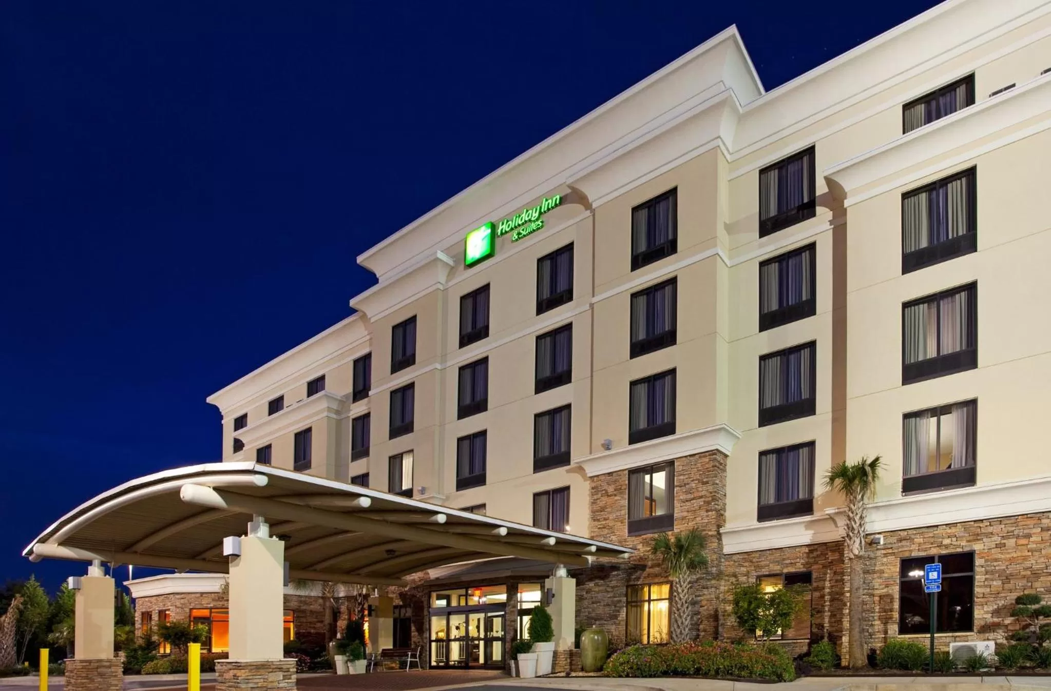 Property building in Holiday Inn Hotel & Suites Stockbridge-Atlanta I-75 by IHG