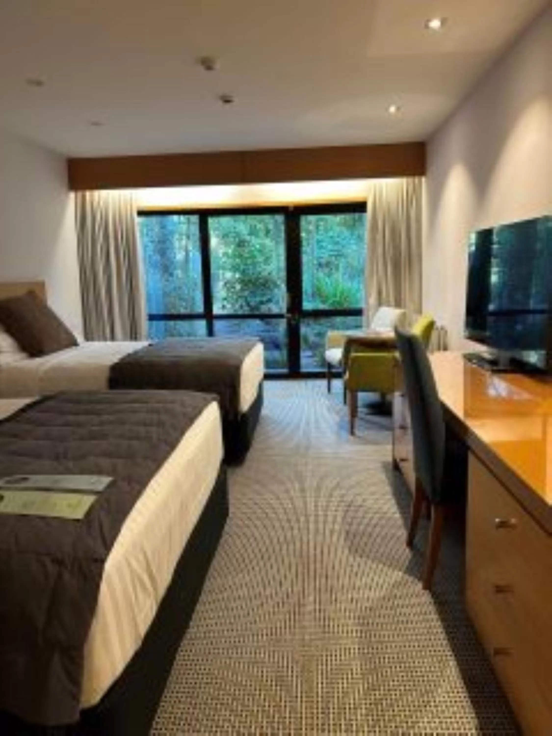 Bed in Commodore Airport Hotel Christchurch