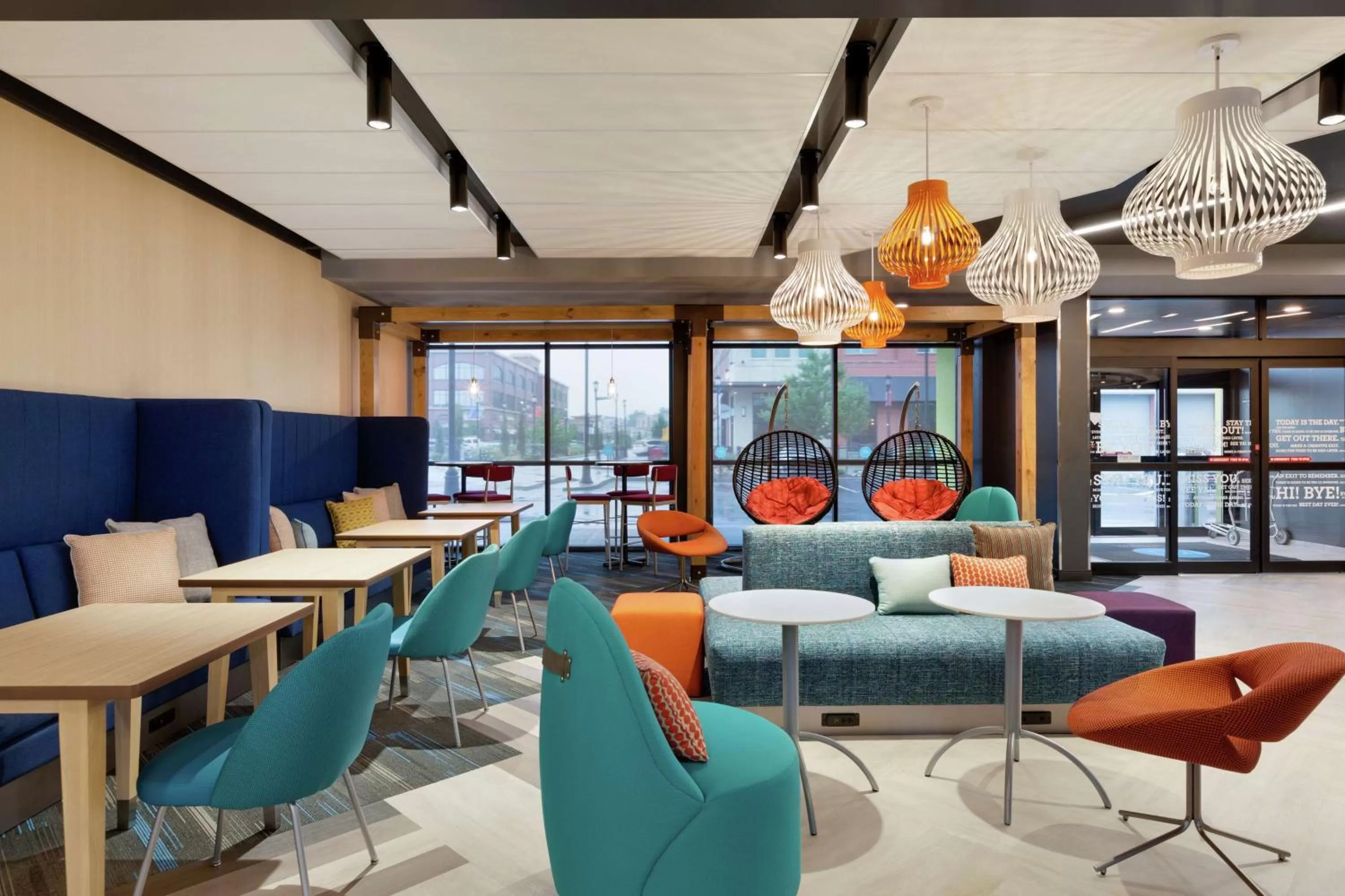 Lobby or reception in Tru by Hilton St. Charles St. Louis