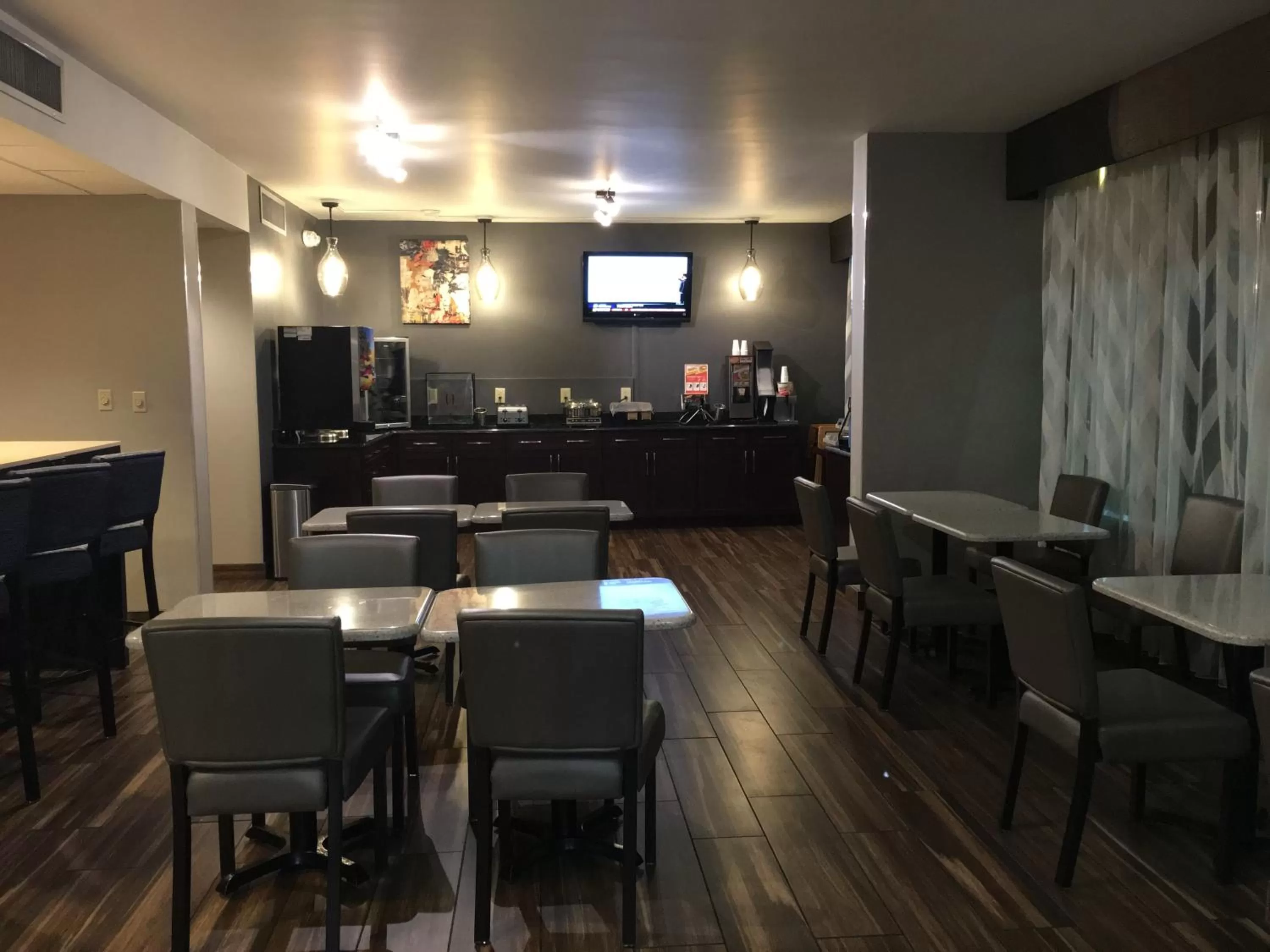 Restaurant/places to eat in Baymont by Wyndham Rocky Mount I-95