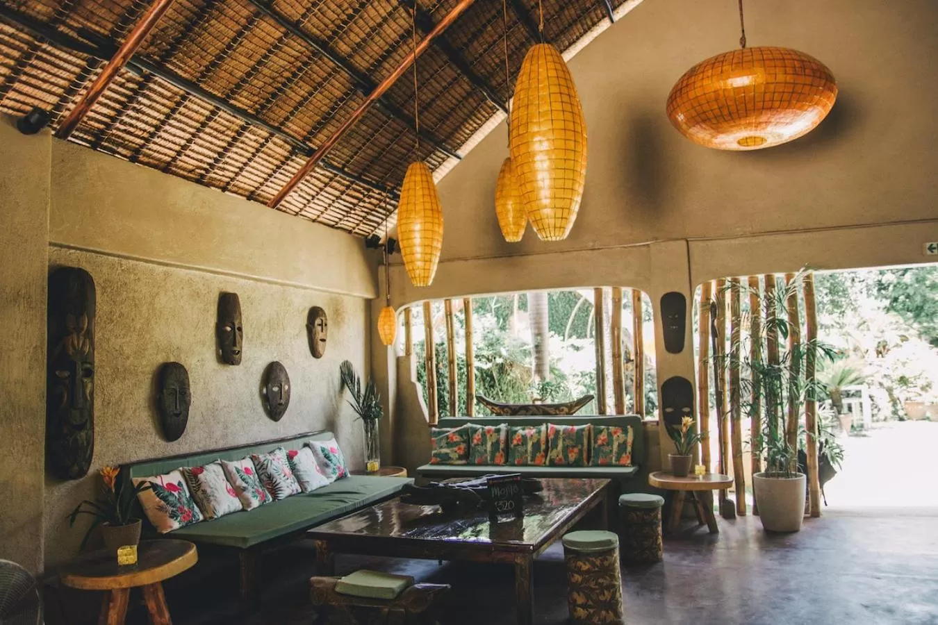 Lounge or bar in Hibiscus Garden Resort