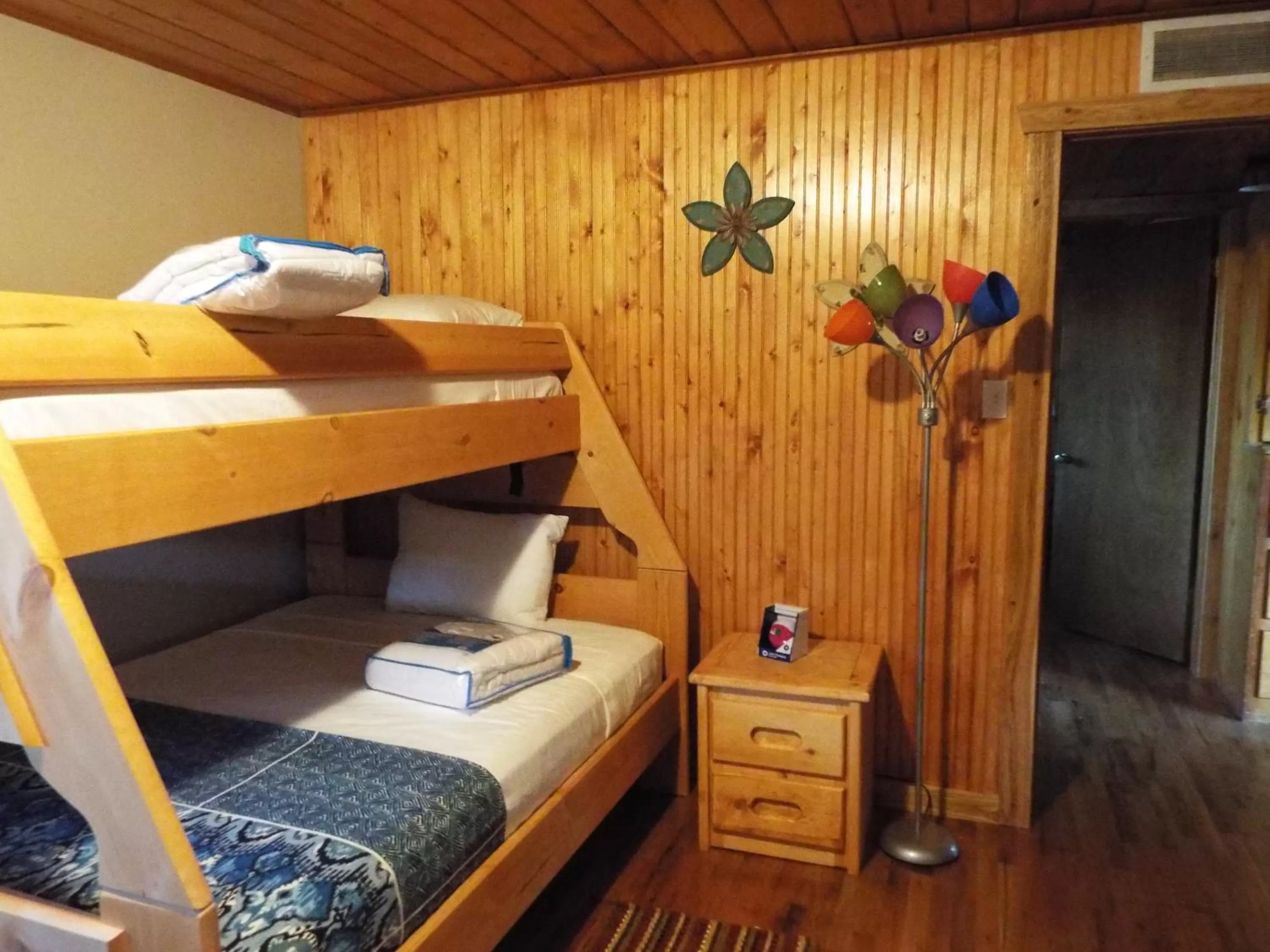 bunk bed, Bed in Murphy's Resort
