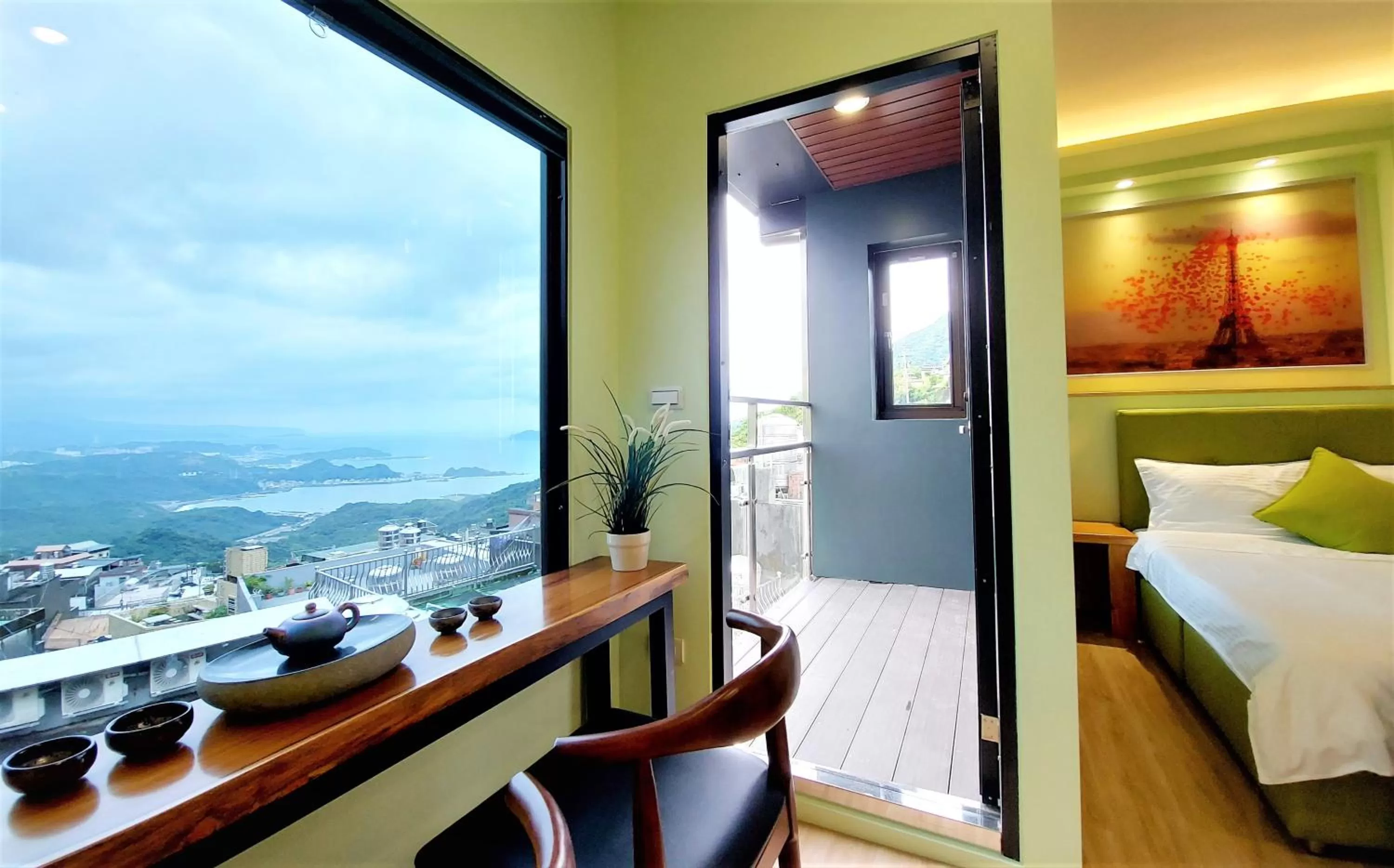 Coffee/tea facilities, Bed in Dosun B&B