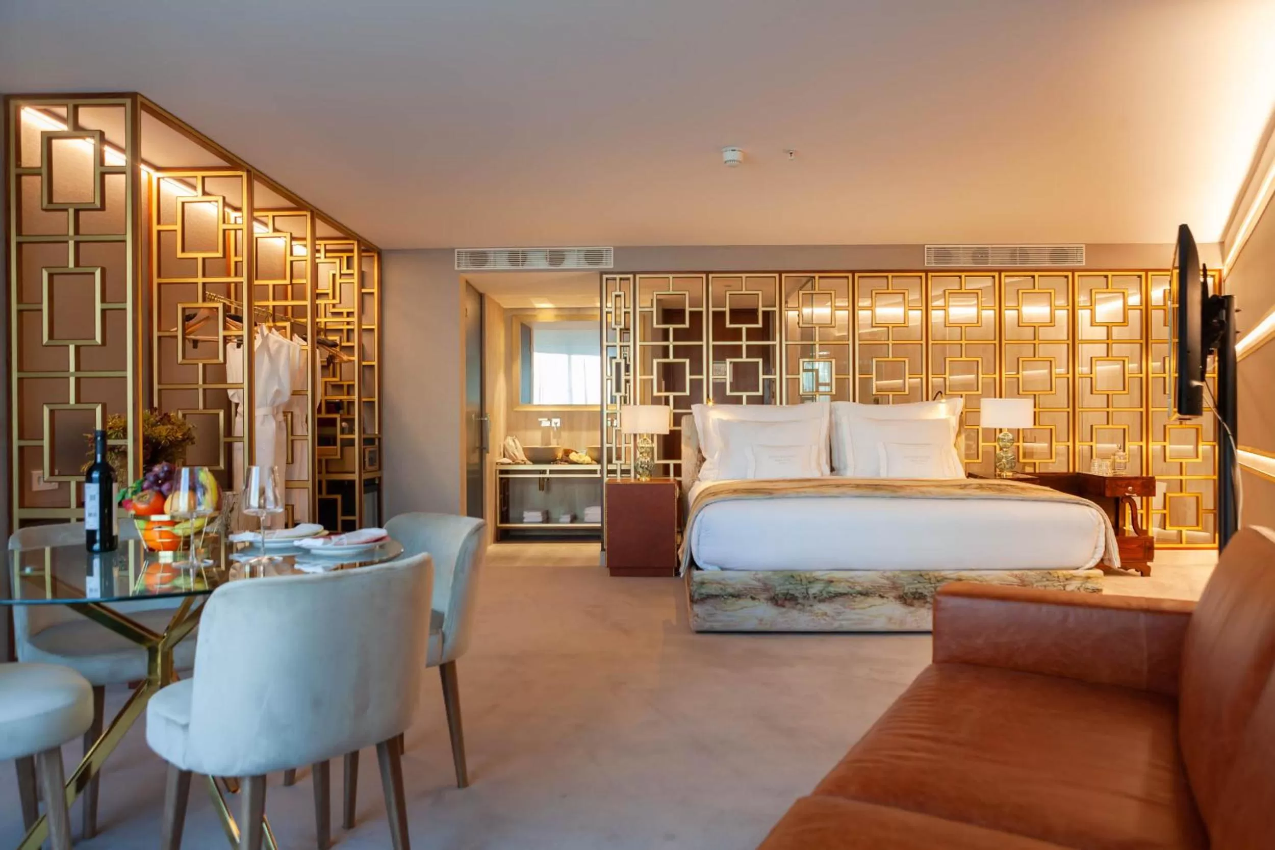 Bed in Wine & Books Lisboa Hotel