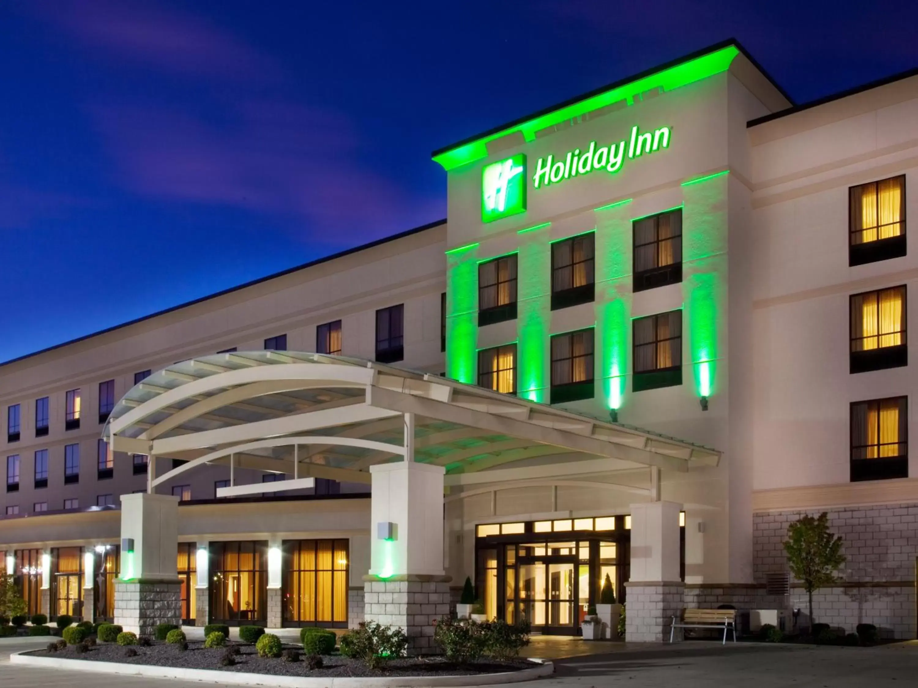 Property Building in Holiday Inn Quincy, an IHG Hotel