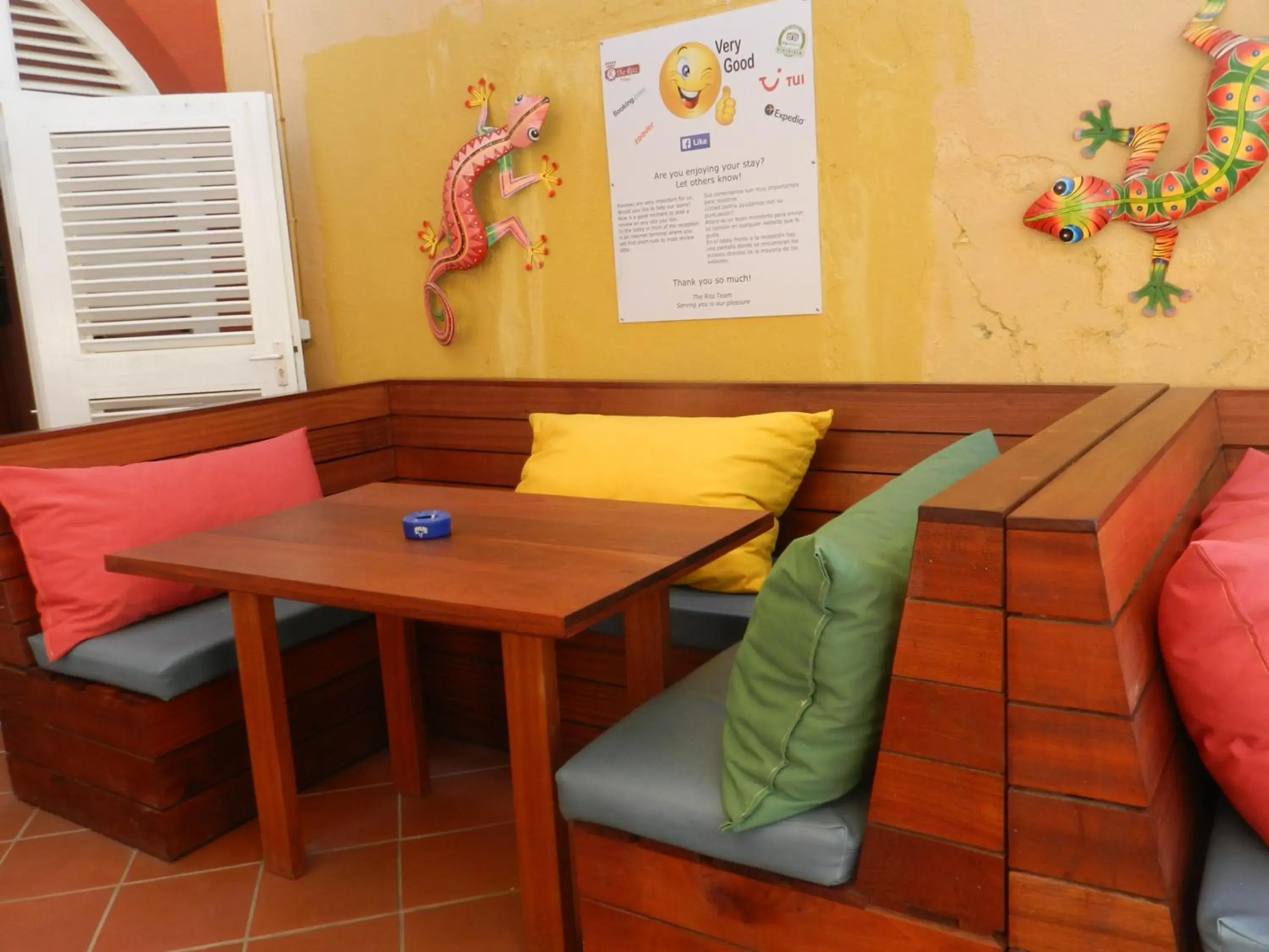 Area and facilities in First Curacao Hostel