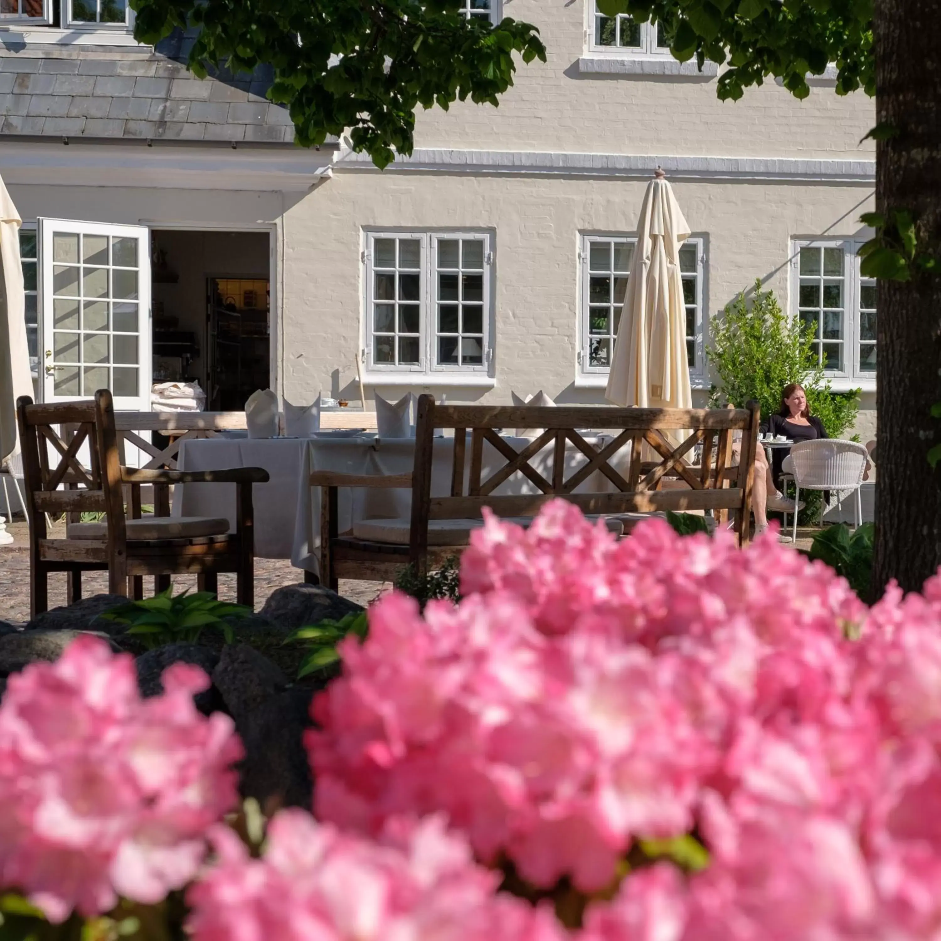 Patio, Property Building in Hotel Knudsens Gaard